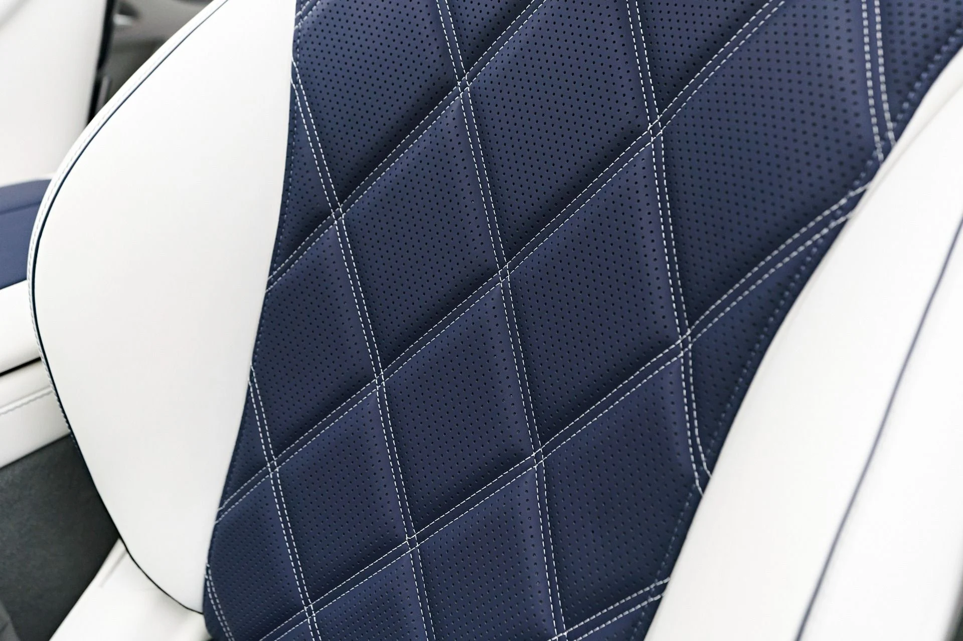 mph048_2198396700_Used_2024_Mercedes_Benz_S_Class_Maybach_S_680_1729209539_14e02eadf4