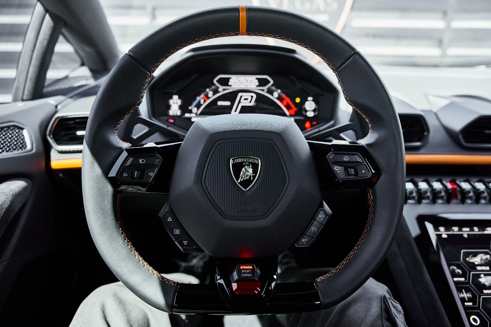 mph048_2208275196_Used_2023_Lamborghini_Huracan_Tecnica_Base_1777011684_f8afe9e03d