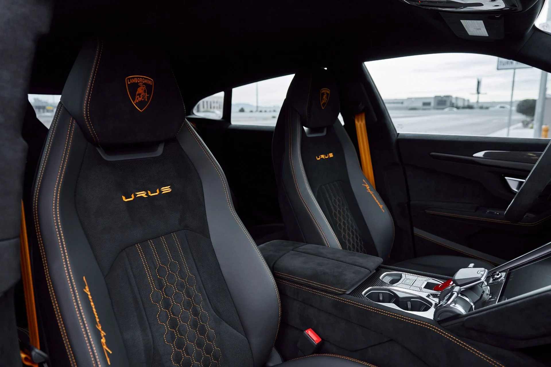 mph048_2222642365_Used_2024_Lamborghini_Urus_Performante_1768001165_5a1eb755e9