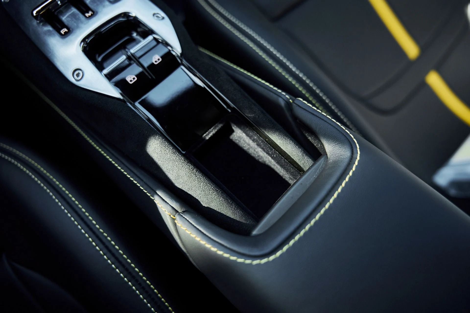 mph048_2227334273_Used_2023_Ferrari_SF_90_Stradale_1769909076_cec17b60d9