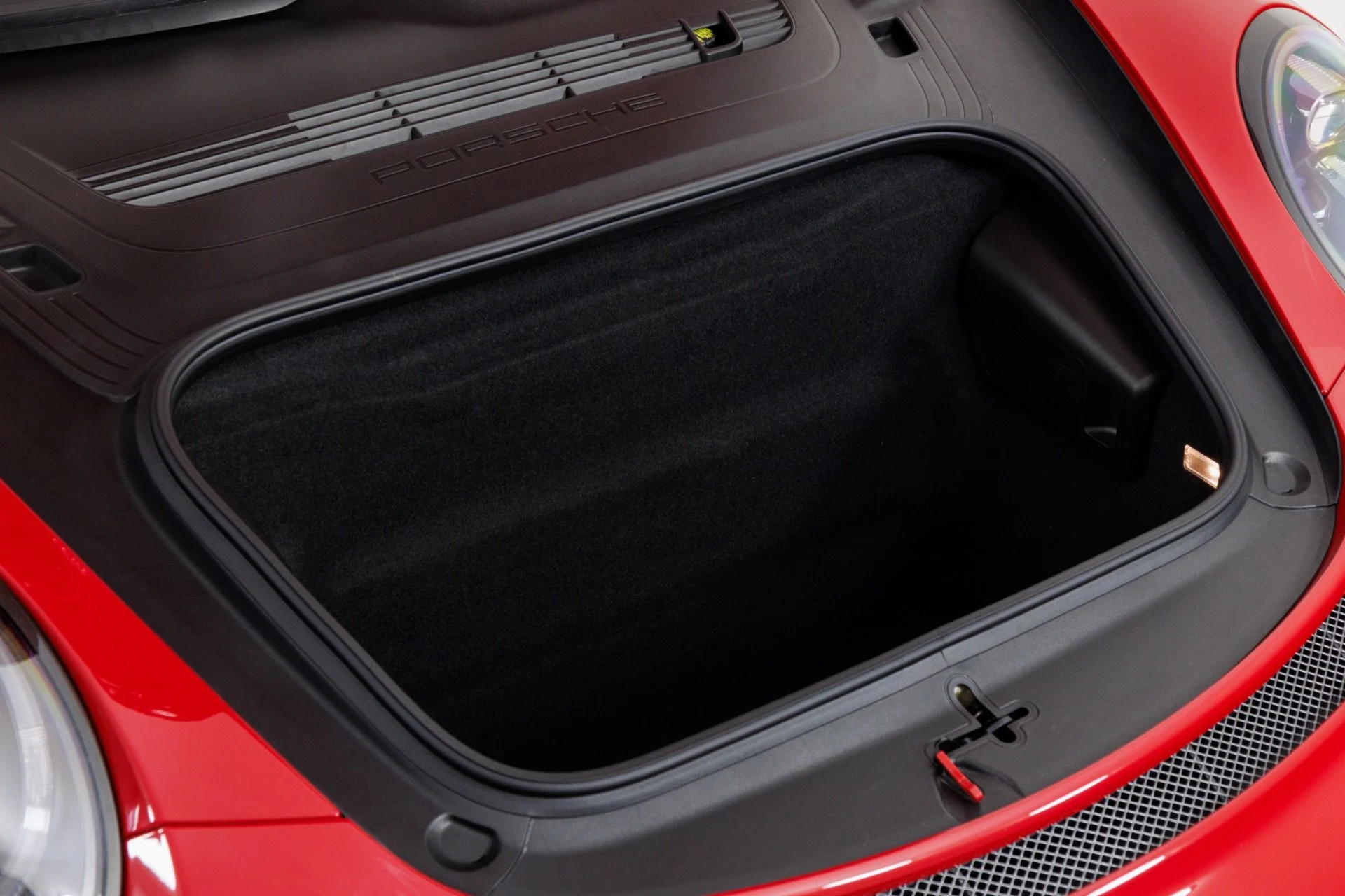 mph048_2233494644_Used_2018_Porsche_911_GT_3_1781113323_f582f3789e
