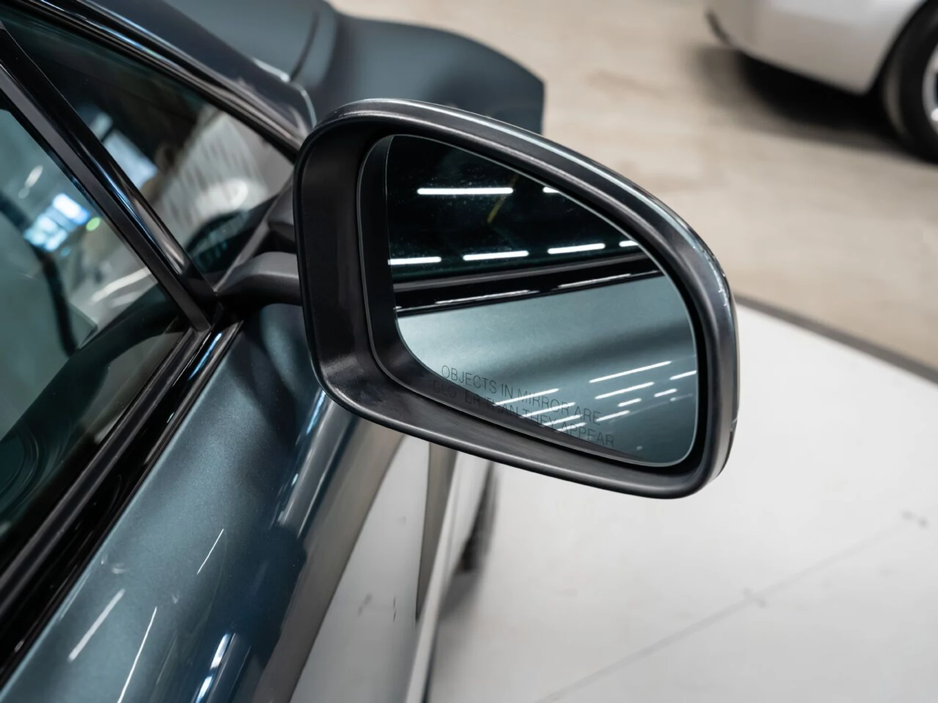 mph048_2251948053_aston_martin_v8_vantage_2015_6f717c3fe7
