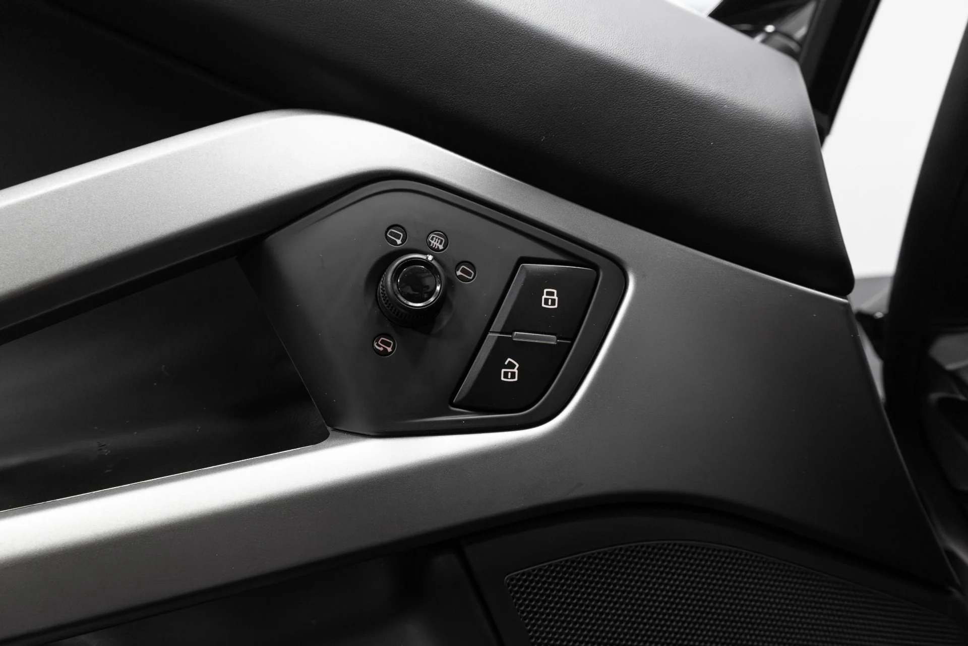 mph048_2268703407_Used_2015_Lamborghini_Aventador_LP_700_4_1770952947_8ec92747c6