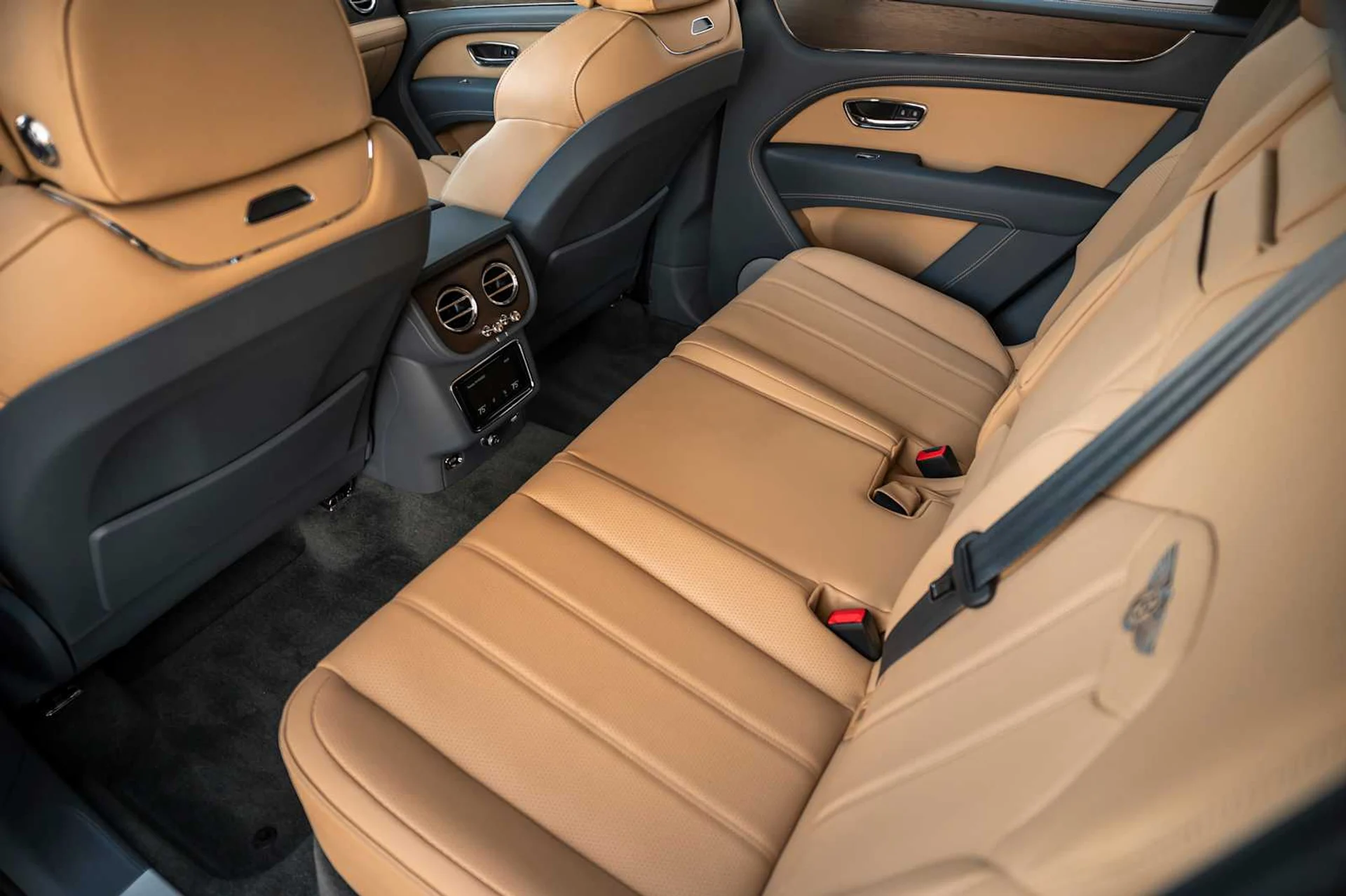 mph048_2283881514_b6b37b81b42f9e544e9d01159de01f0ax_30413e61ec