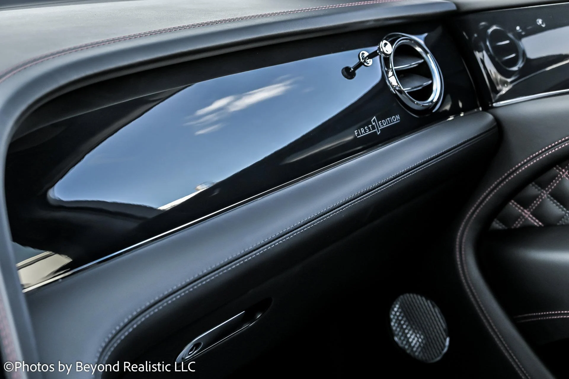 mph048_2303012246_Used_2021_Bentley_Bentayga_V8_First_Edition_Specification_Black_Specification_1757146070_07f461c1e9