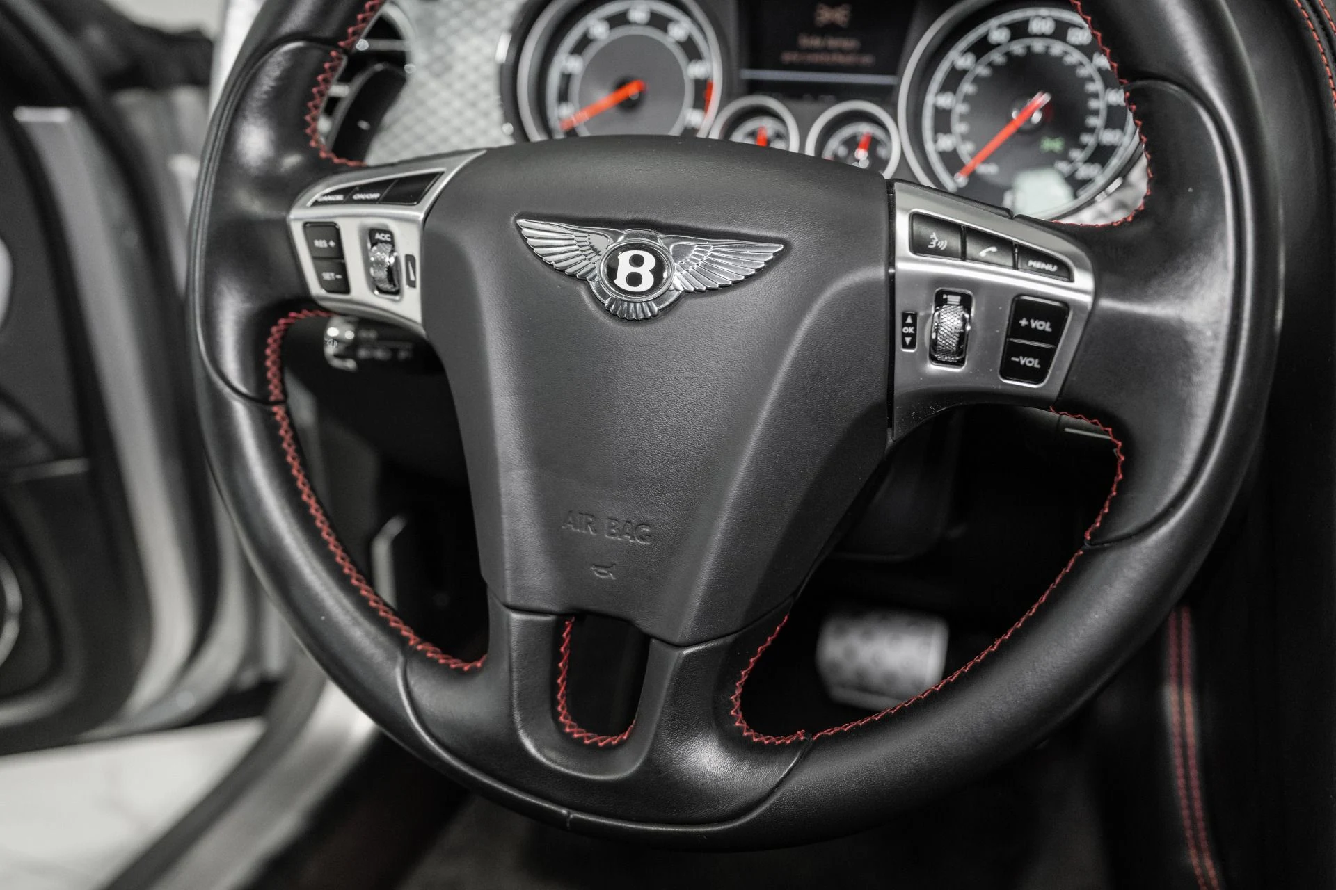 mph048_2323723806_Used_2014_Bentley_Flying_Spur_1764428362_34f415718b