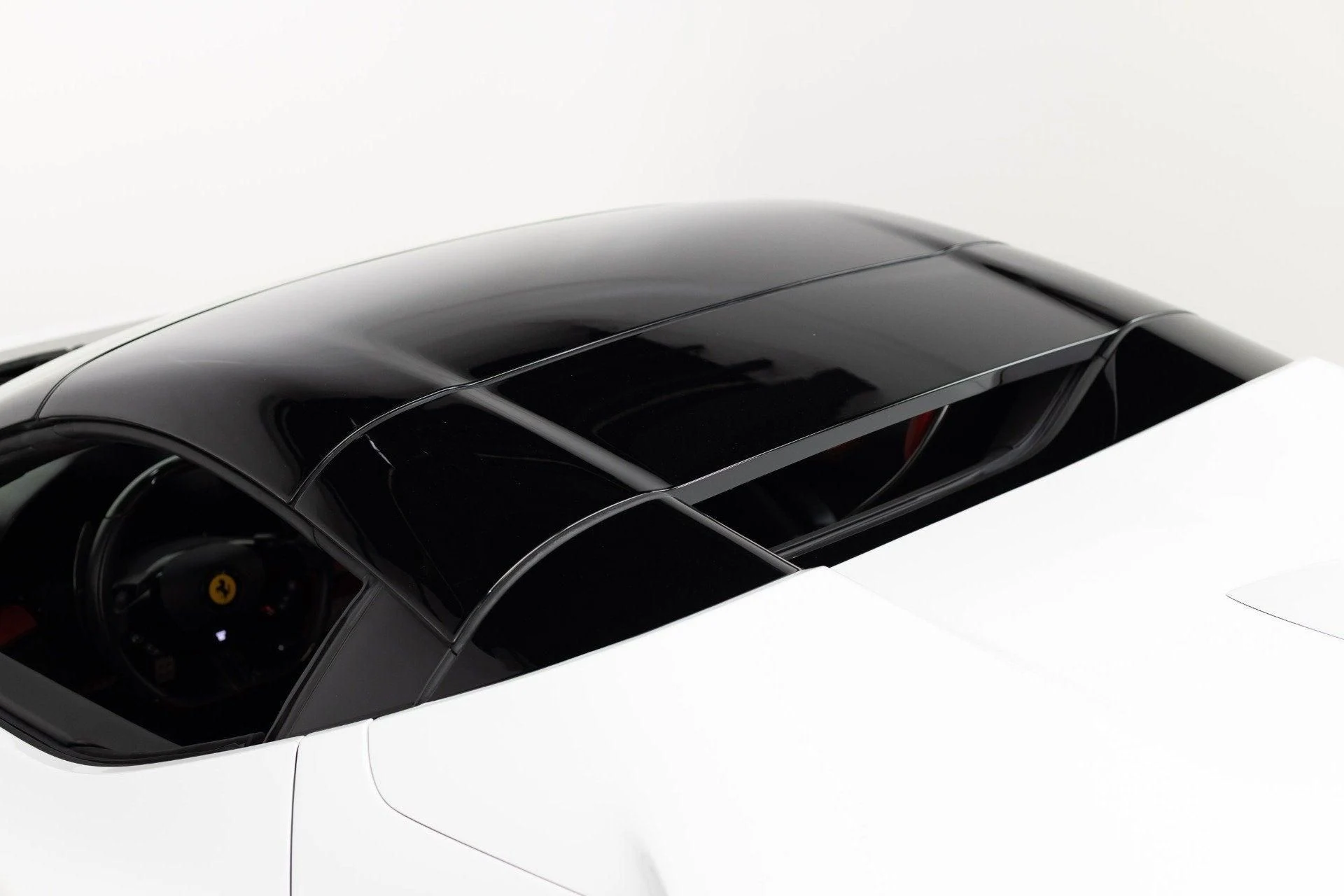 mph048_2327468128_Used_2022_Ferrari_SF_90_Spider_1777382767_1d1fa1cb21