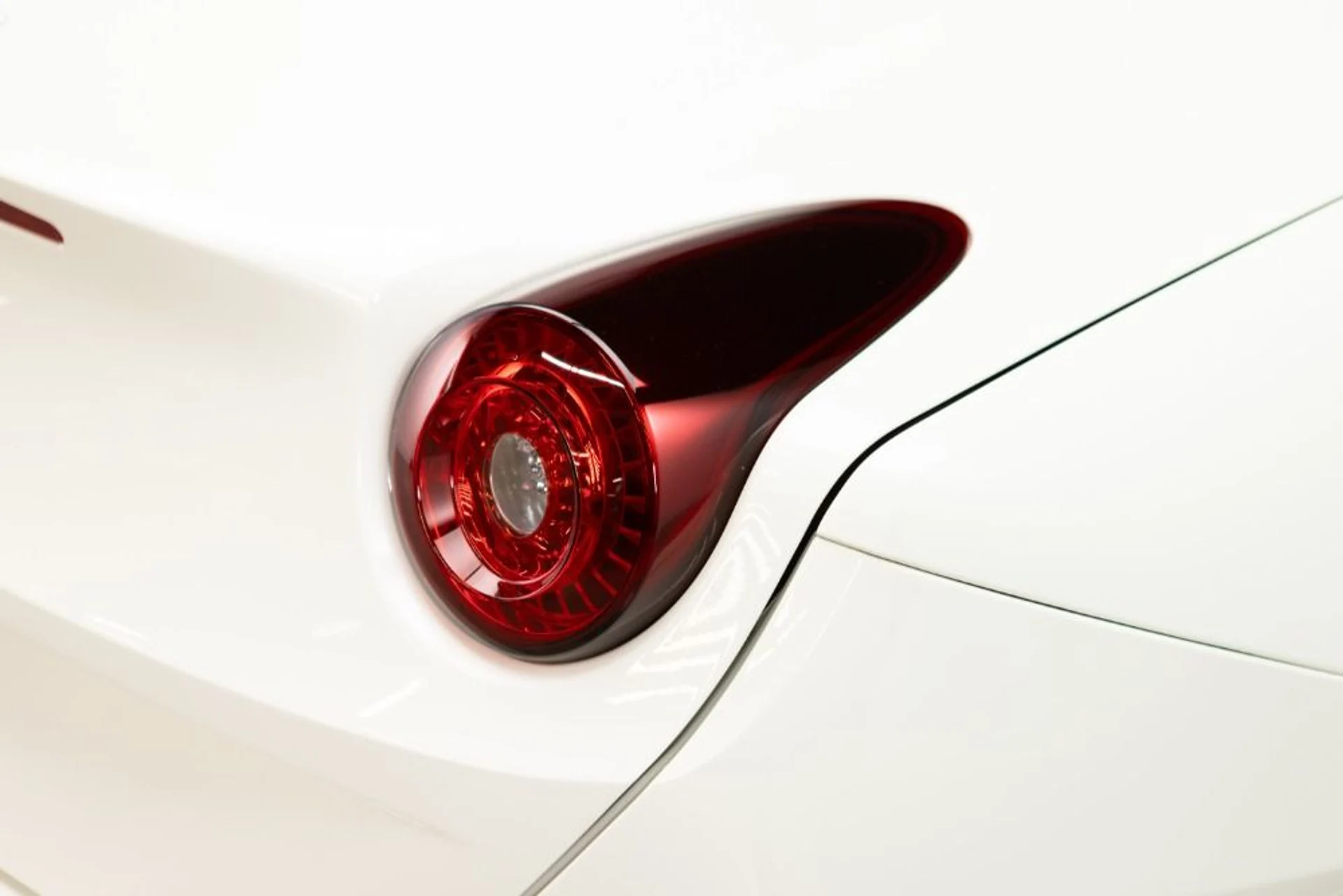 mph048_2337486272_Used_2016_Ferrari_California_T_8592eacf46