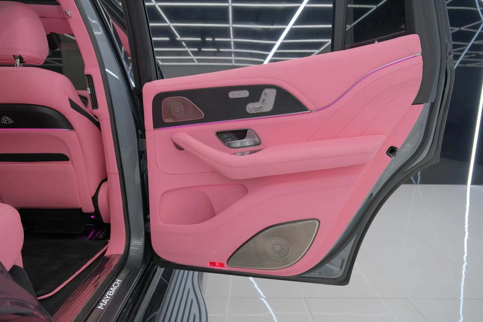 mph048_235016819_06bd66d07889091bcafbd8ac08ae28af_11c76b00c9