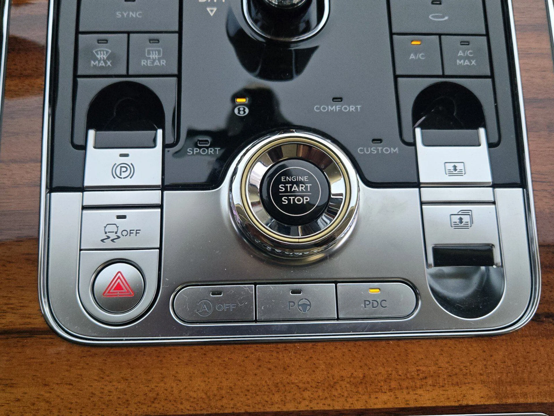 mph048_2354036784_58845af9be1383e8439c70d1adcbdb99x_e2d85ff359