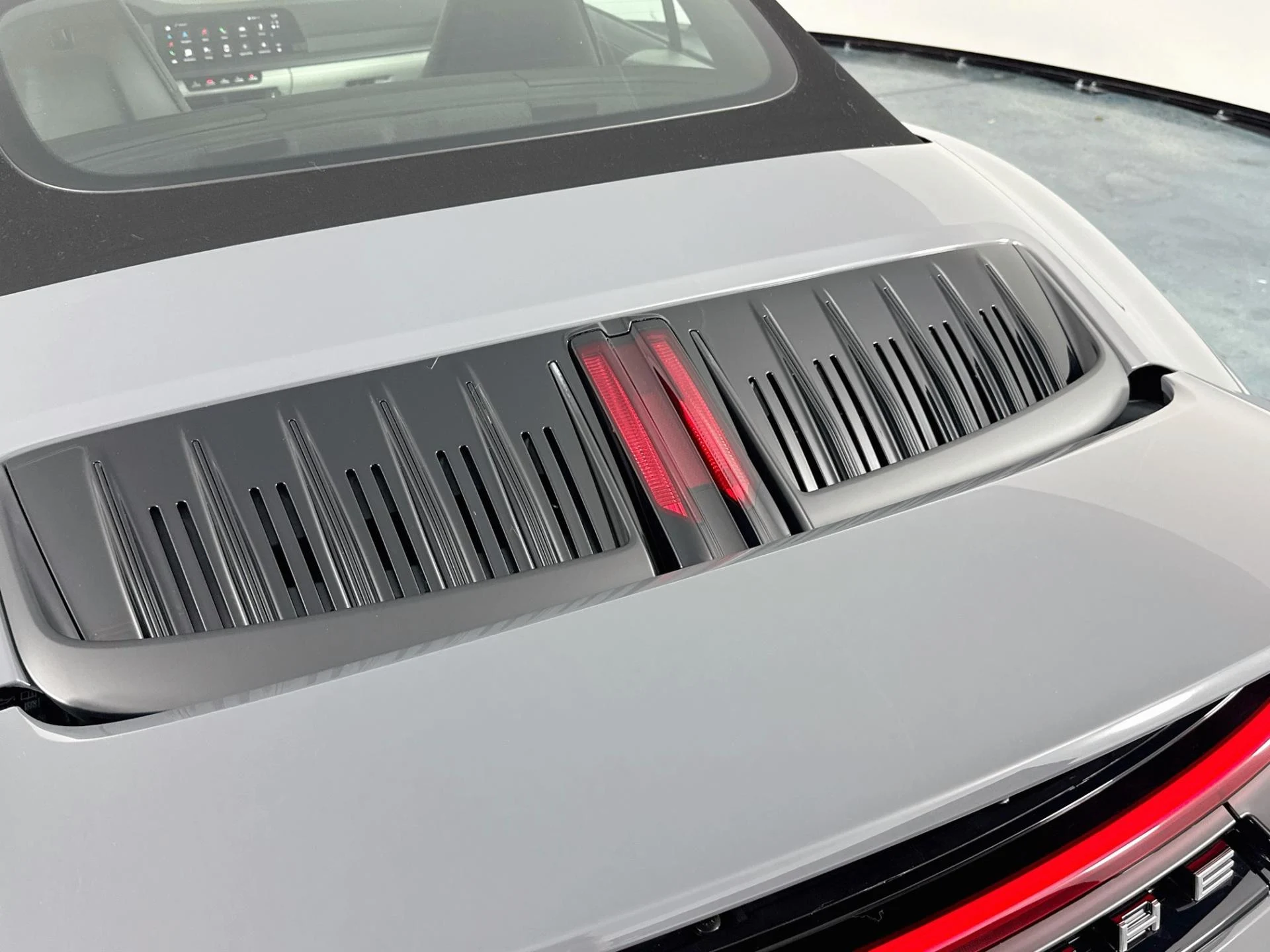 mph048_2369832563_Used_2025_Porsche_911_Carrera_S_1785951050_3d51ef6c91