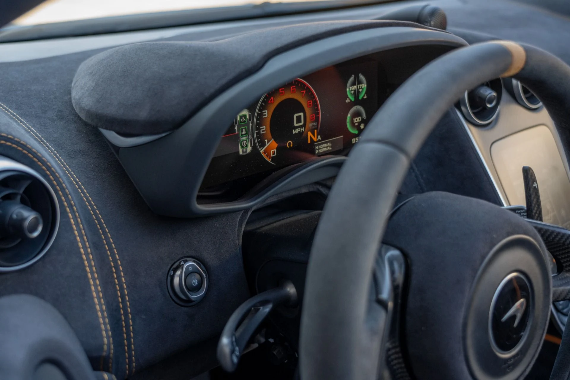 mph048_2377418537_Used_2020_Mc_Laren_600_LT_Spider_1761767568_e27a557450