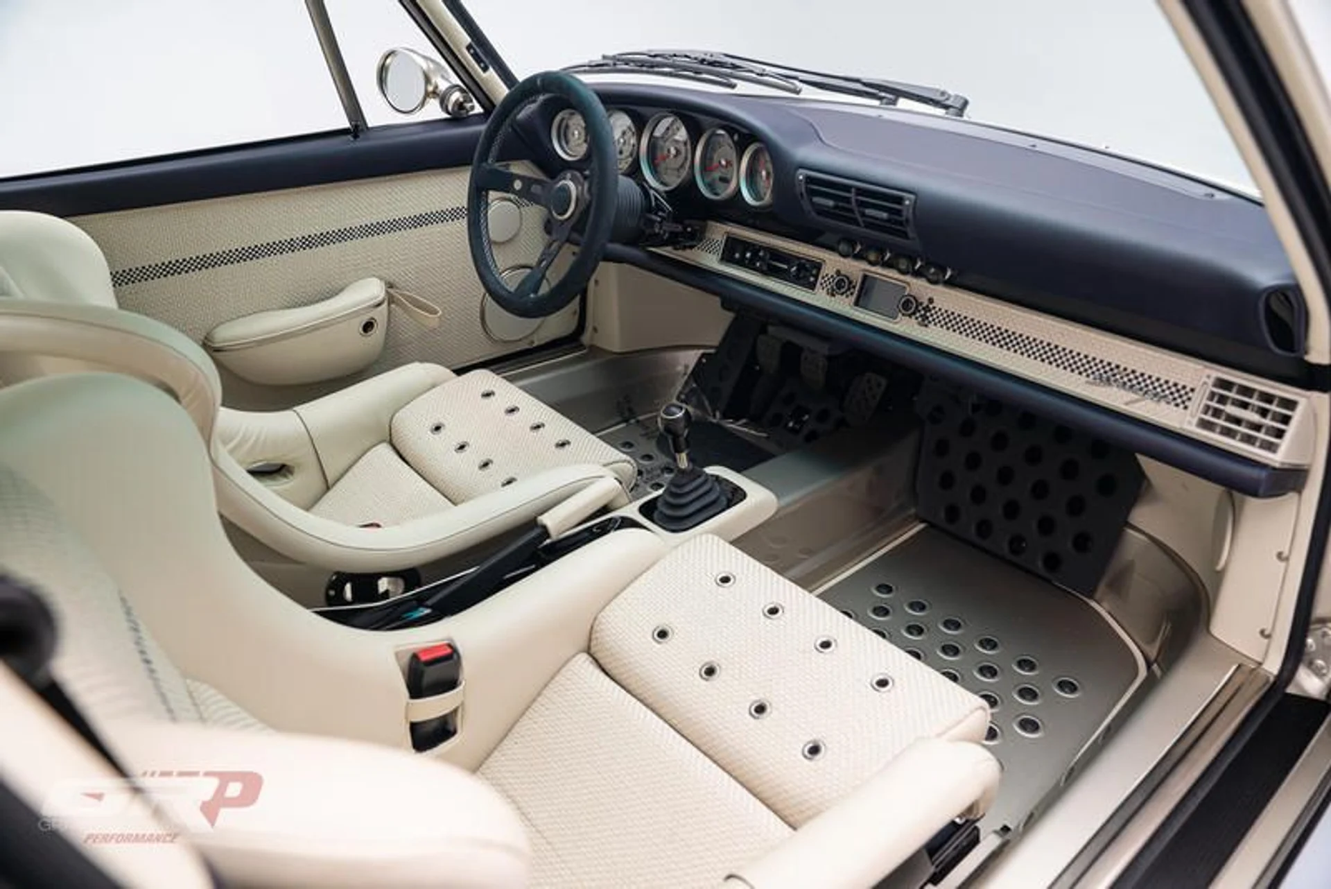 mph048_2384979804_940_B913_F_31_A8_4982_BE_2_D_47_BD_426_DF_3_CF_dc7af05f40