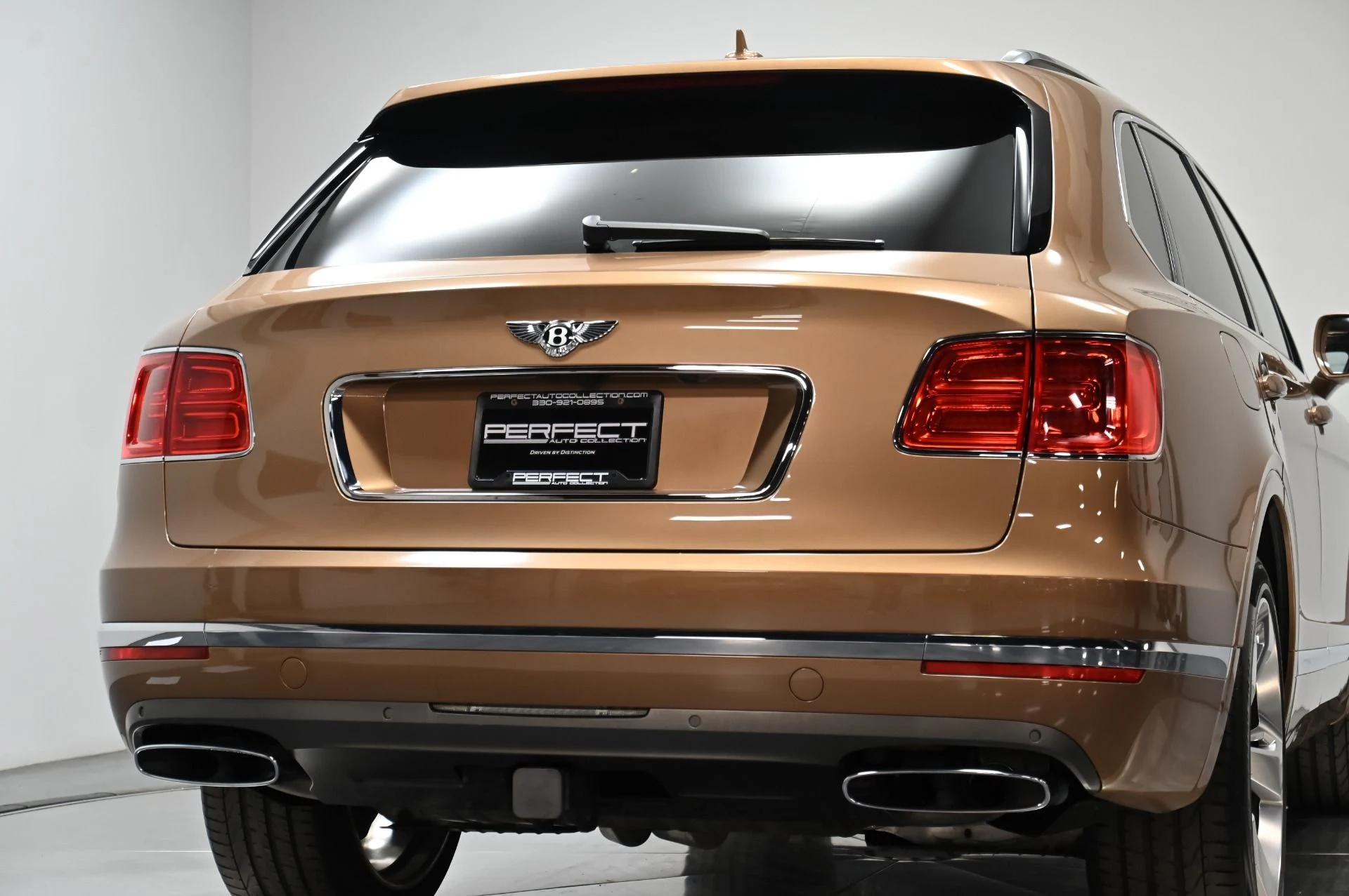 mph048_2396078921_Used_2017_Bentley_Bentayga_W12_1759876449_c6f5643f09