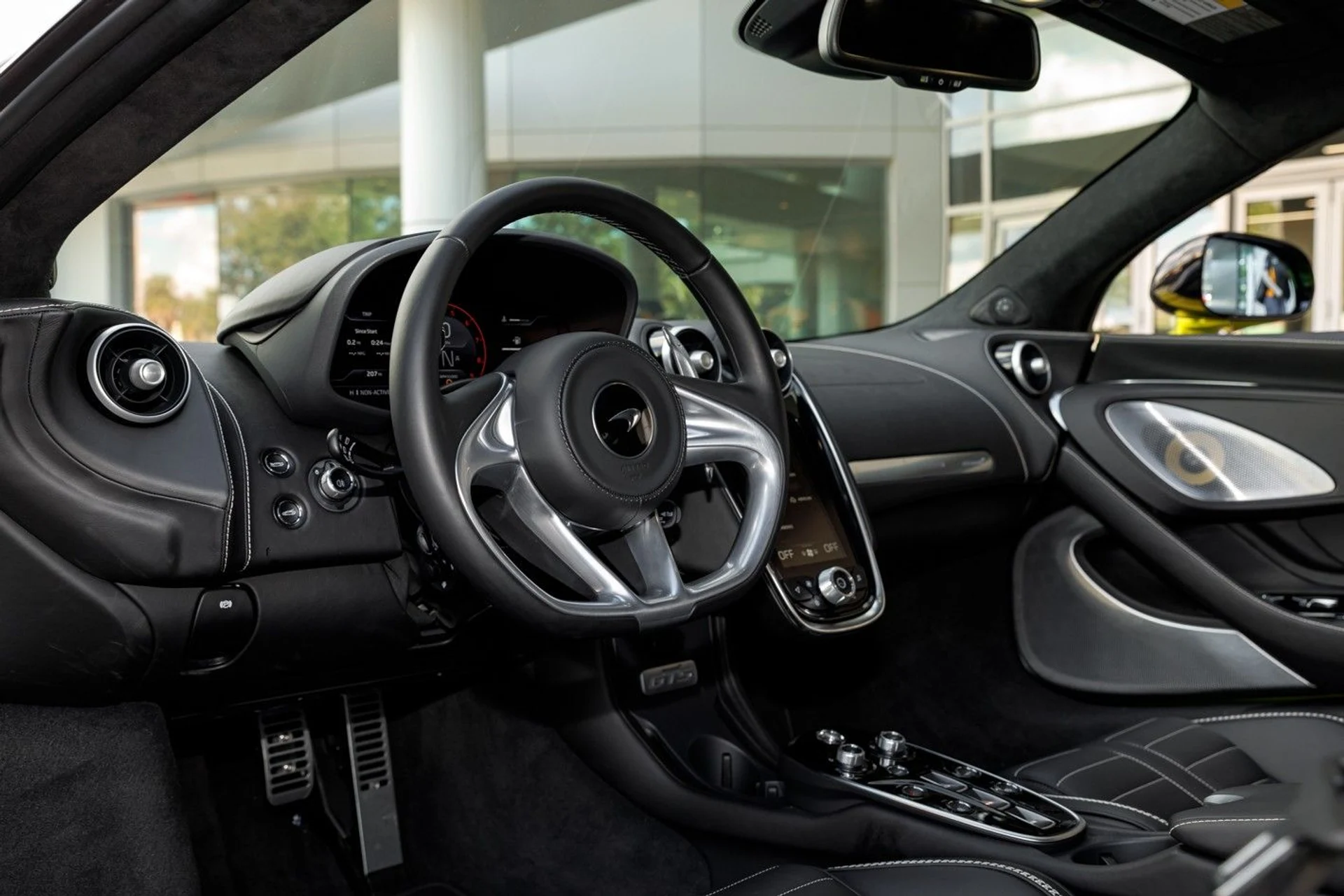 mph048_2407265152_462_p49_l_11309b65db