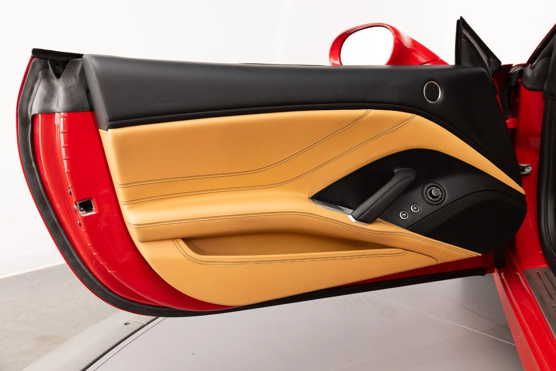 mph048_242233477_Used_2017_Ferrari_California_T_1784583452_7d98789ccd