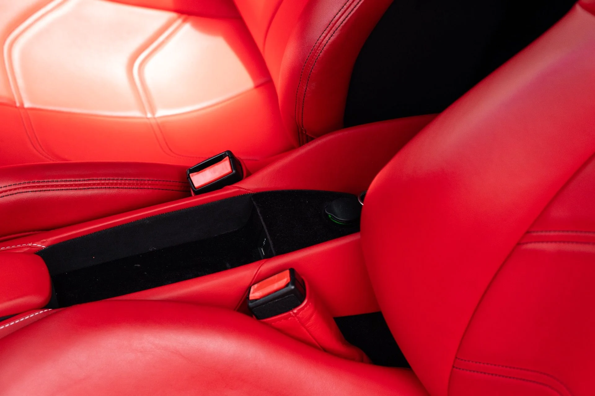 mph048_2426445791_Used_2016_Ferrari_488_GTB_1777085650_40582554f4