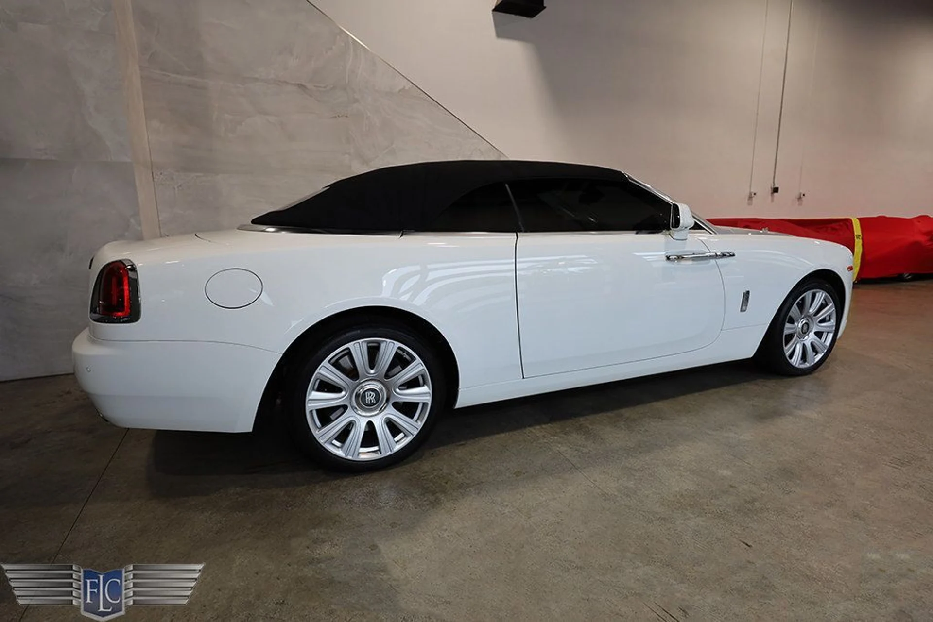 mph048_2452288468_used_2017_rolls_royce_dawn_convertible_9689_23039198_49_1024_2a3c1b6e78