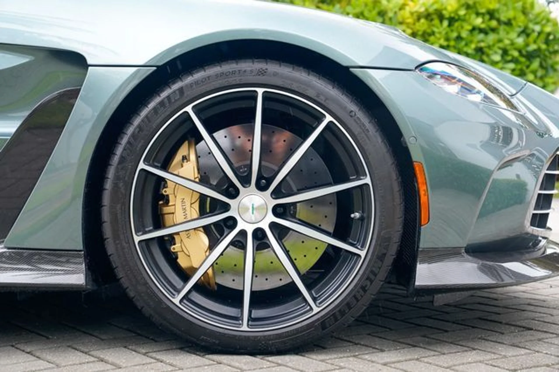 mph048_2454125986_22938048_49_dea70ca3f2