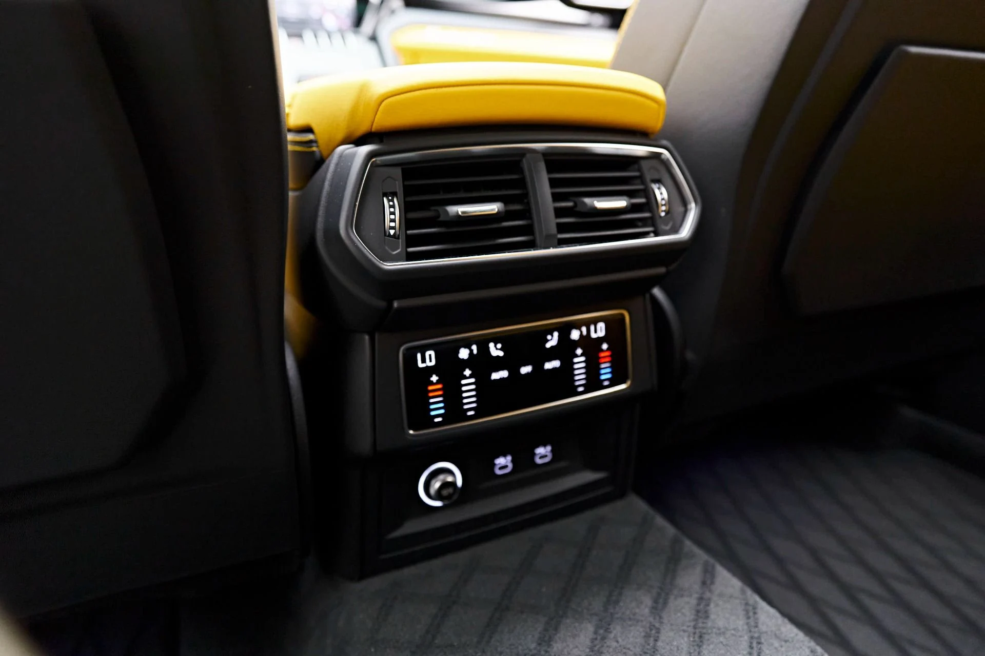 mph048_2457470386_Used_2022_Lamborghini_Urus_1714440387_3169937808
