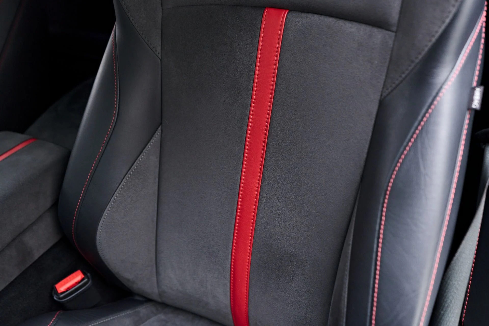 mph048_2459167777_Used_2022_Aston_Martin_Vantage_F1_Edition_1756259692_443036a56b