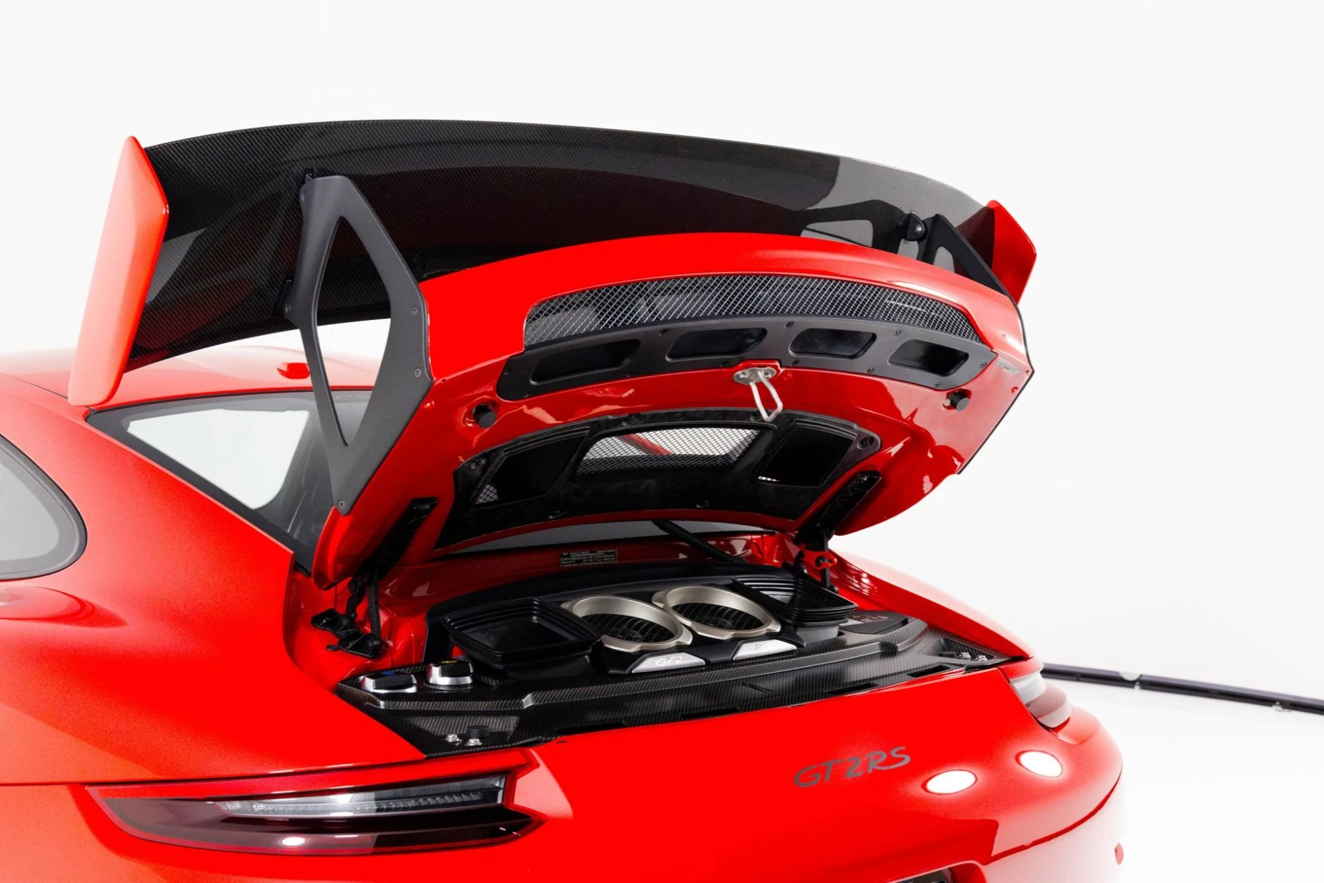 mph048_2469213853_Used_2019_Porsche_911_GT_2_RS_1761868495_53f2a8925a