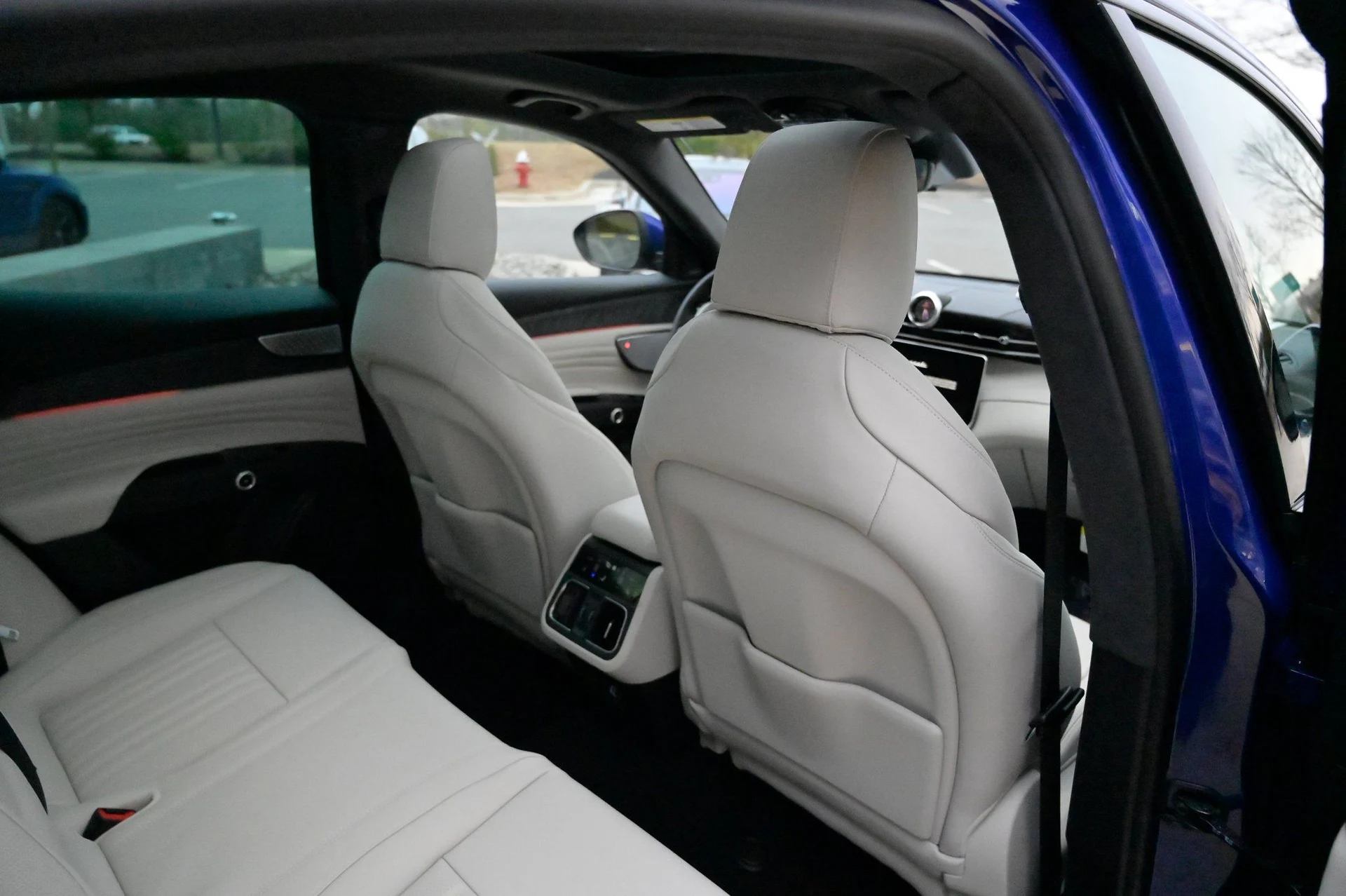 mph048_2471578247_36fc8587e0254d26ae85c5696bfb3266_9a23f0eec5