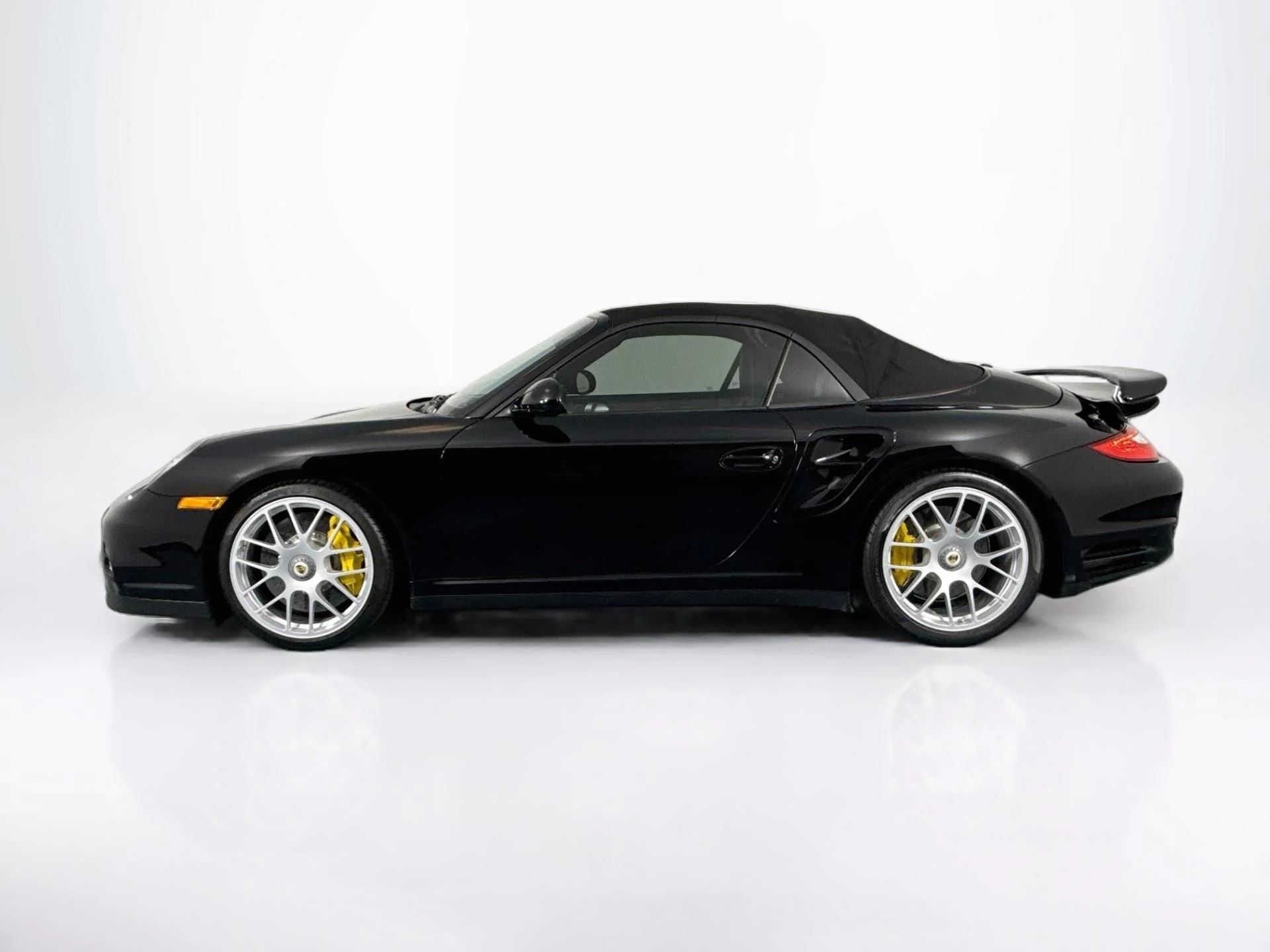 mph048_2476762376_Used_2012_Porsche_911_Turbo_S_1792607207_6c8d143e6f