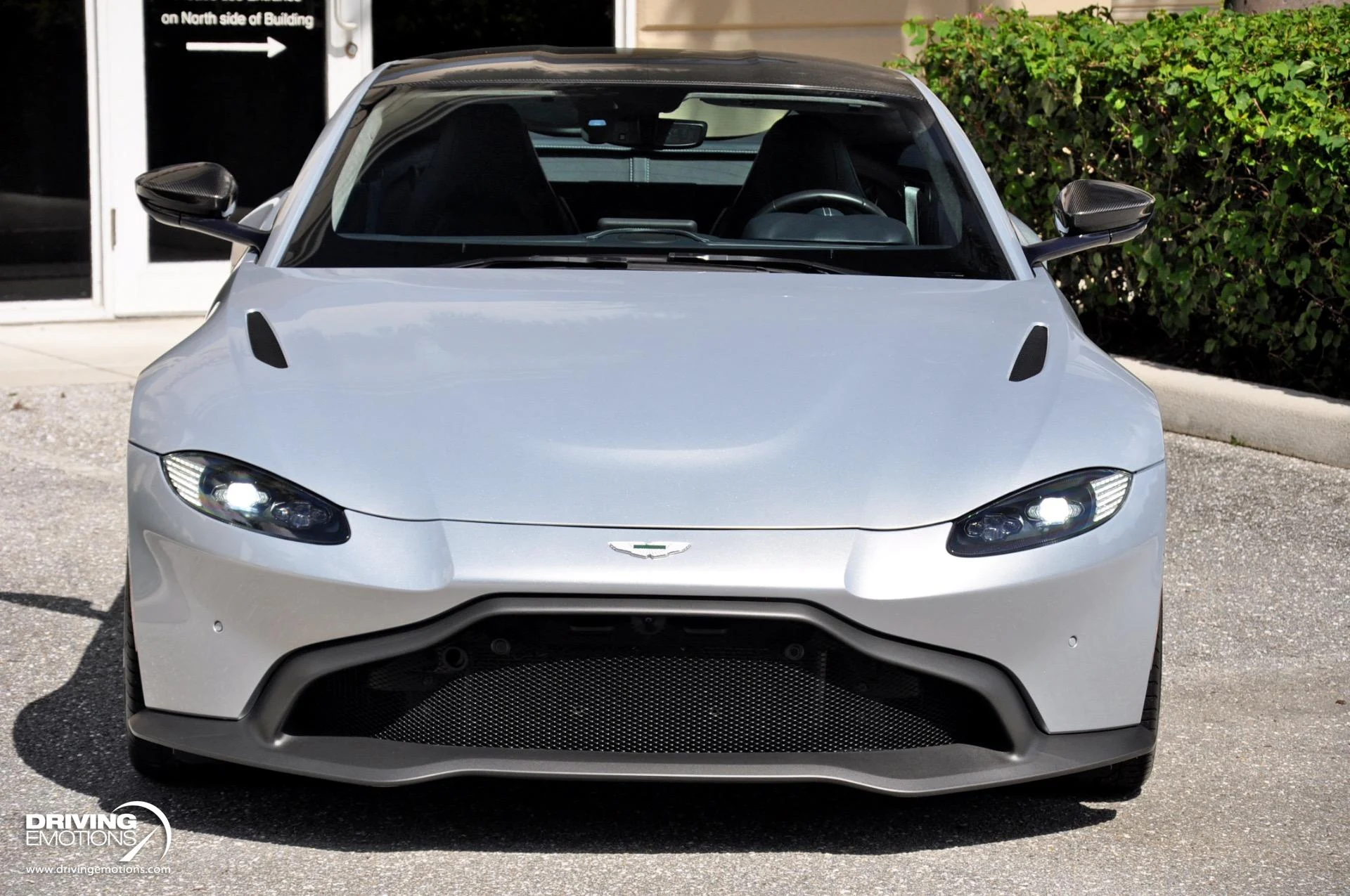 mph048_2478684849_880_p49_l_0d8dcd78ad