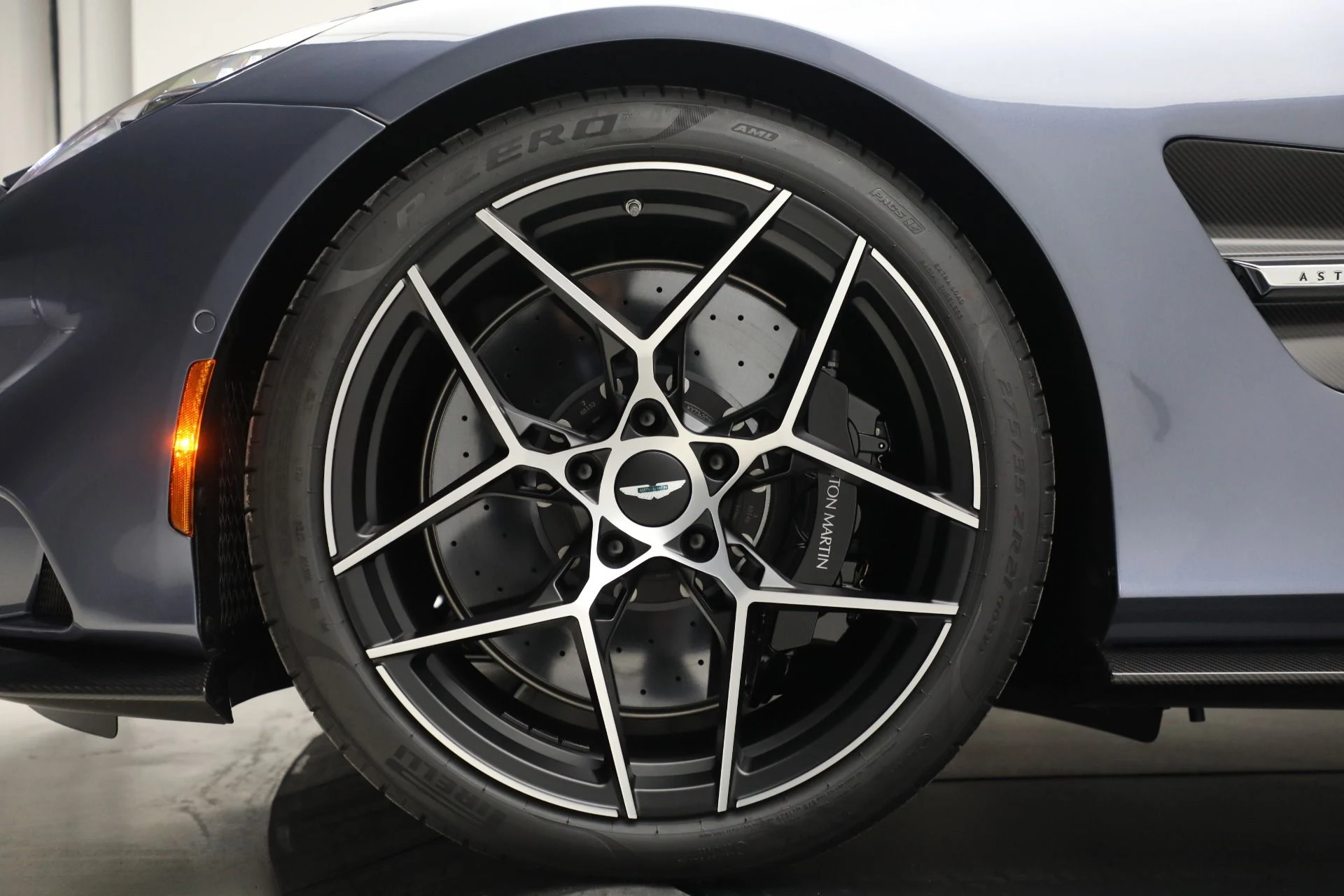 mph048_2483126527_New_2025_Aston_Martin_Vanquish_1738262348_05276be589