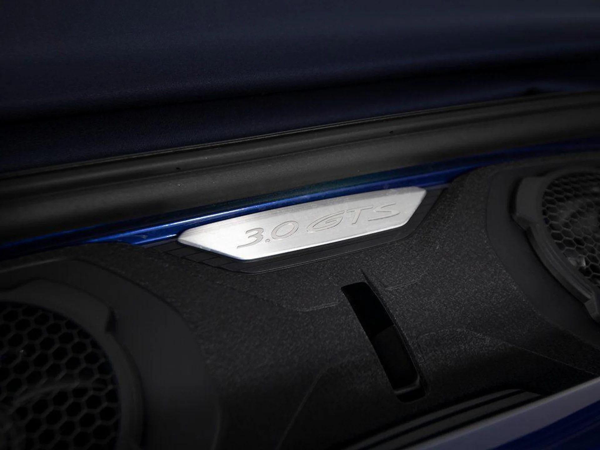 mph048_2484245270_h_VQ_Of2d4vb_B_HJVOPA_Df8x_PW_Ys_b00e26c59b