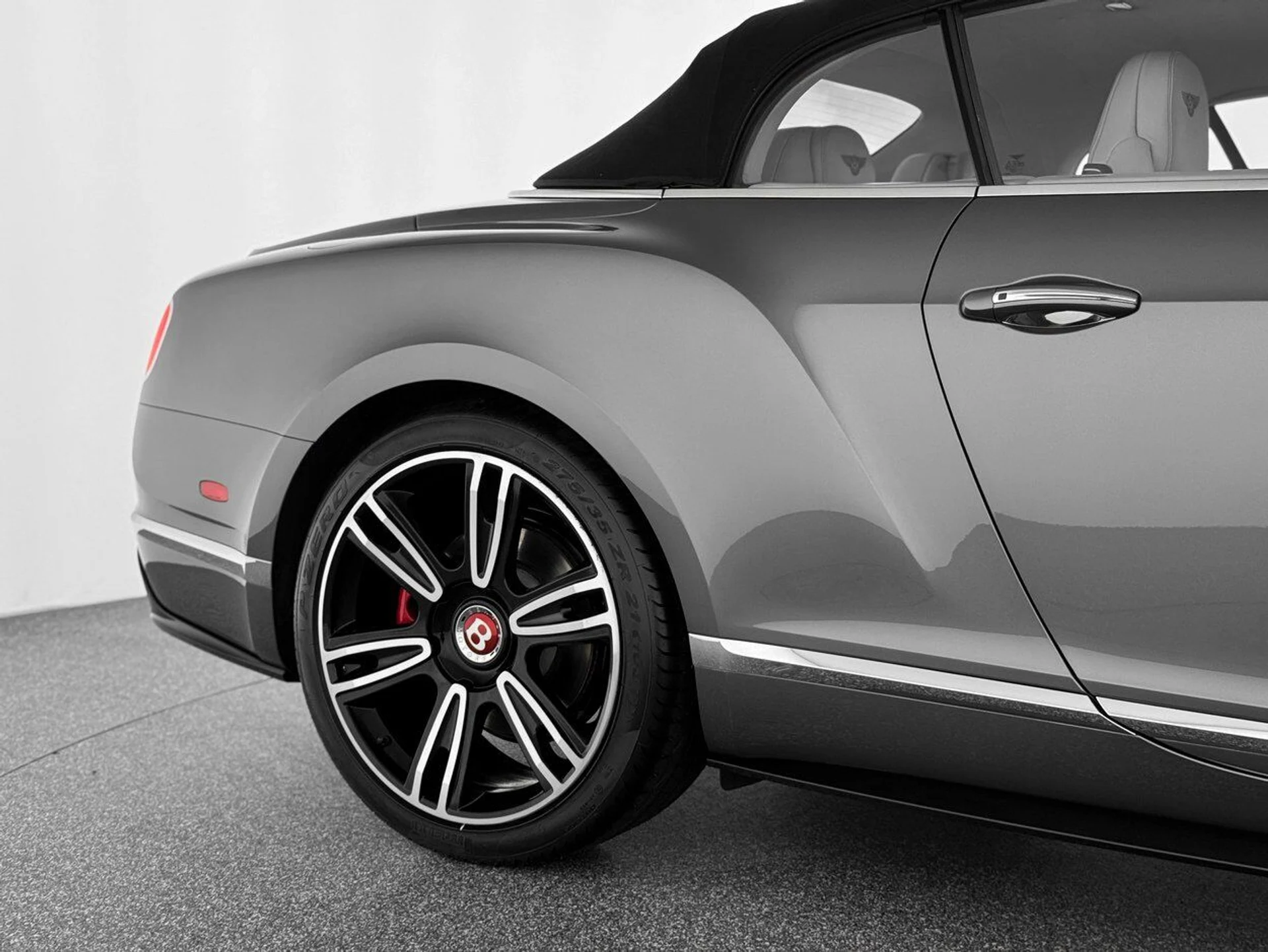 mph048_2495307967_fbb3130eb674177cd1a0e2da83144142_96a8ac403b