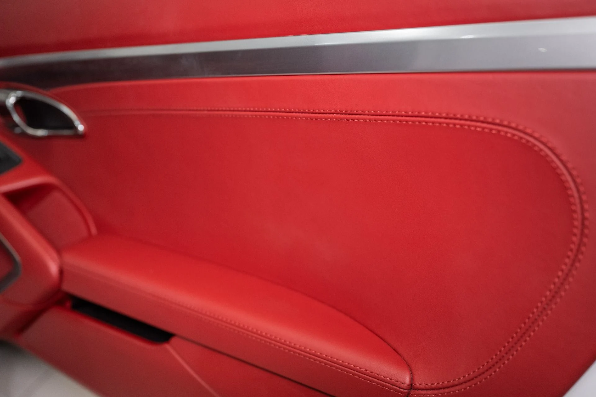 mph048_2495889868_Used_2016_Porsche_911_Carrera_S_1758126477_0eafb2a412