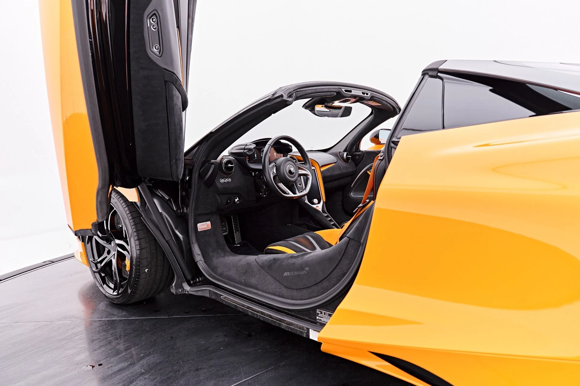 mph048_2503352235_Used_2025_Mc_Laren_750_S_1786993822_ef5f6bd8f9