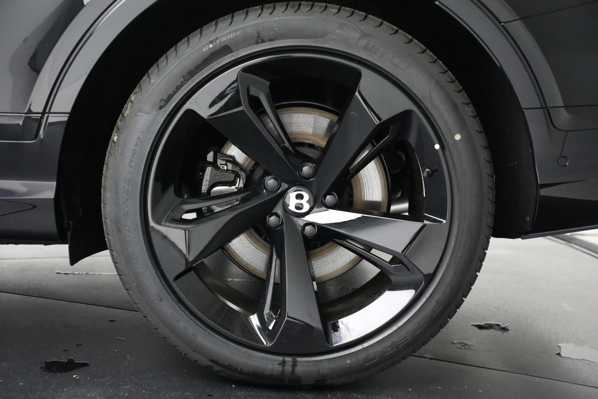 mph048_2504704853_New_2025_Bentley_Bentayga_V8_26066a8d1d