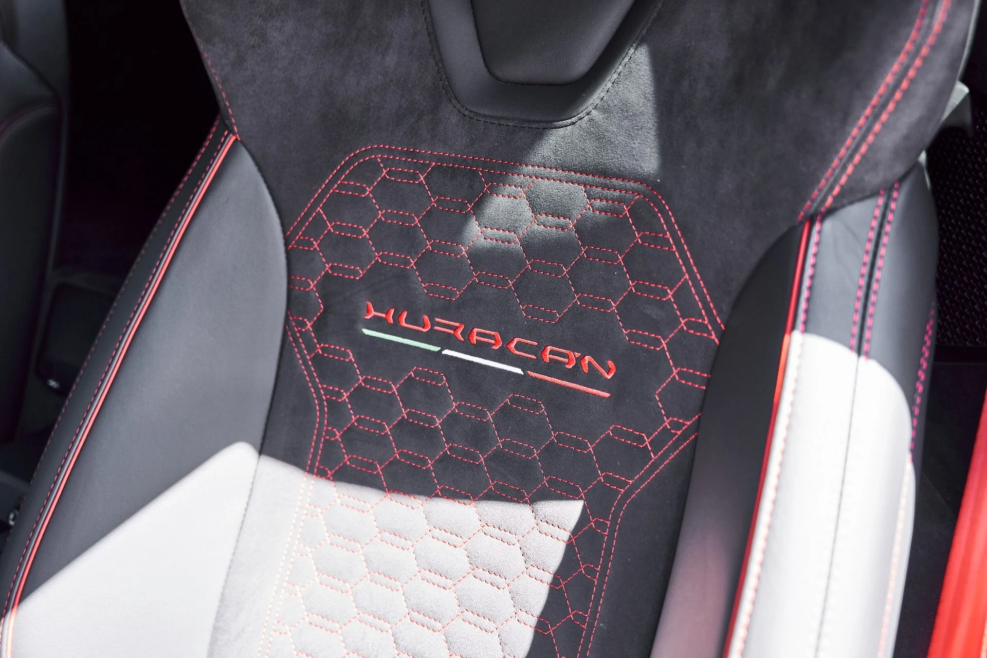 mph048_2510104525_Used_2023_Lamborghini_Huracan_Tecnica_Base_1773532159_6a01441f7d