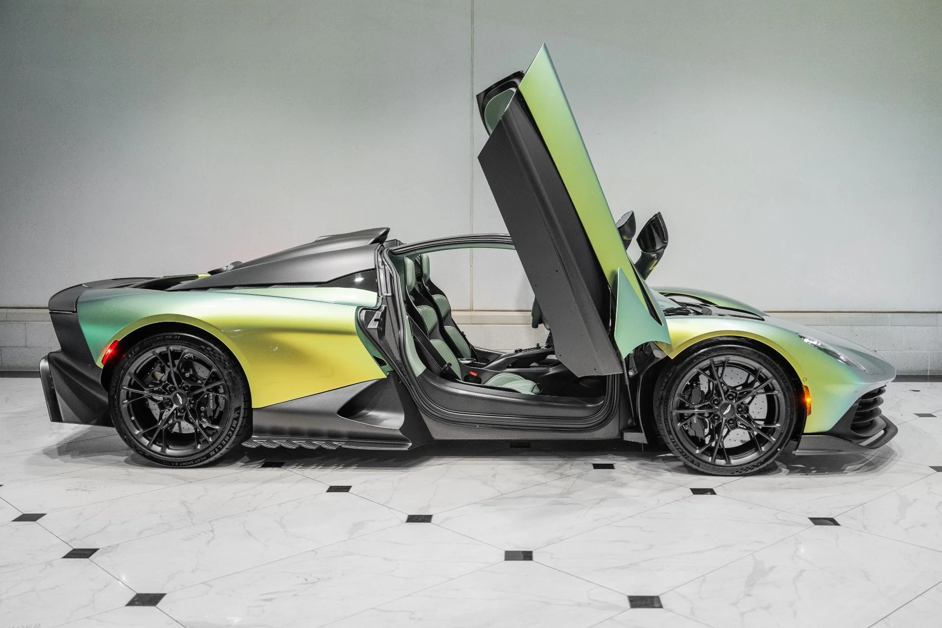 mph048_251163720_New_2026_Aston_Martin_Valhalla_1790437423_e6559c3a25