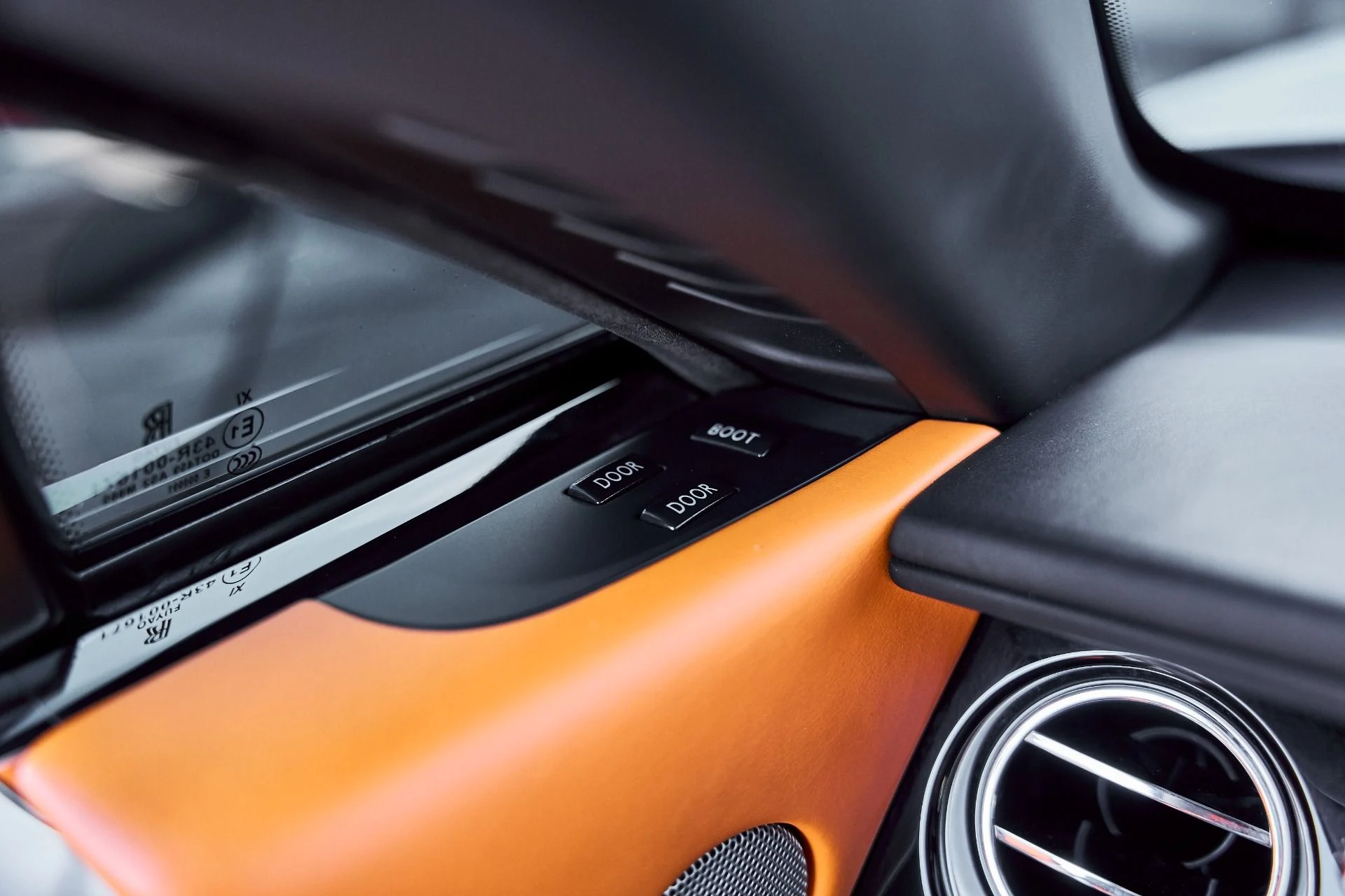 mph048_2543997426_Used_2019_Rolls_Royce_Wraith_Base_1772849667_55fbbf9f75