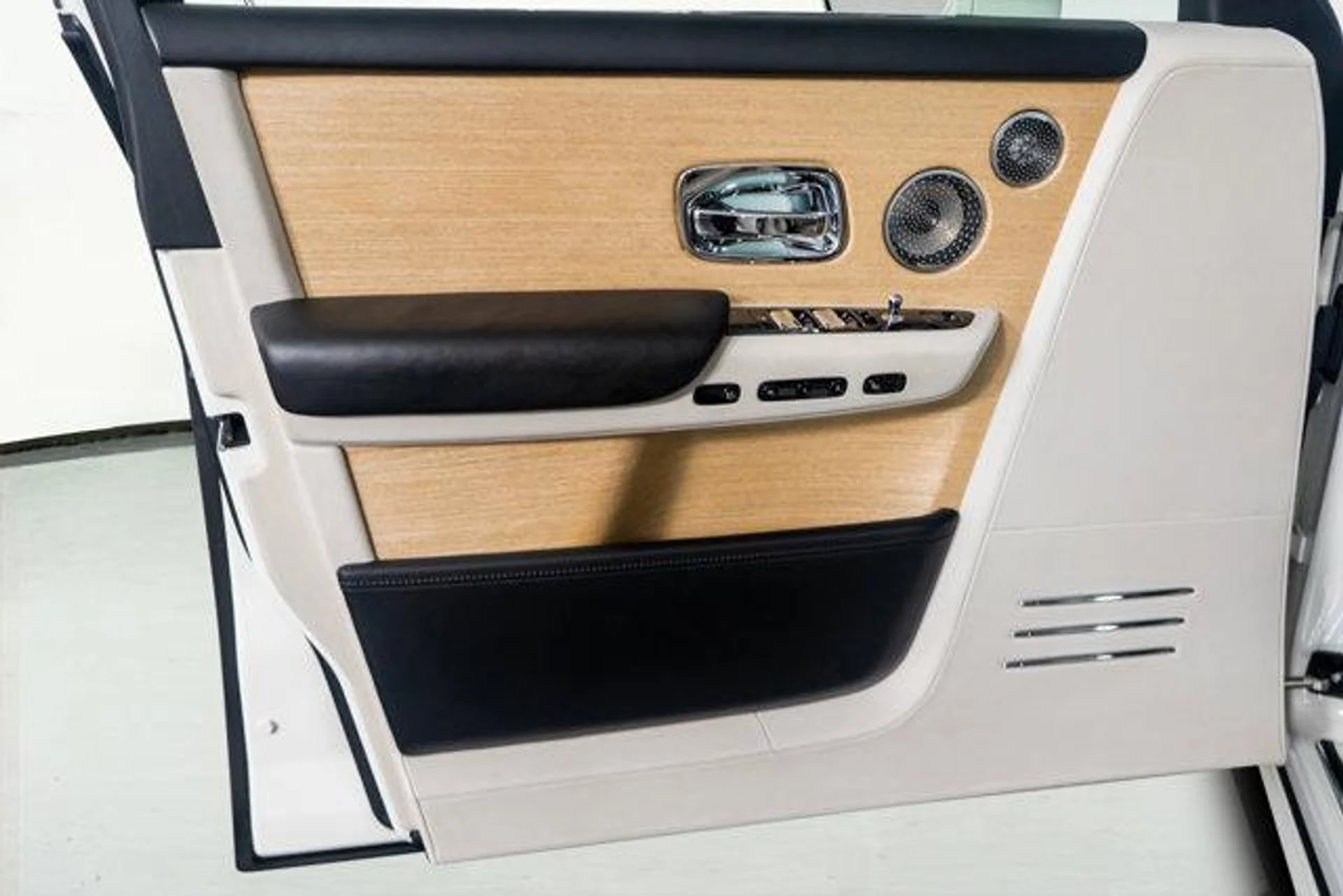 mph048_2547214795_a0_Jk_Mx1b_Rf_S11ix_Sb6_FE_Eg4w_z_Y_eb2e8bfd1f