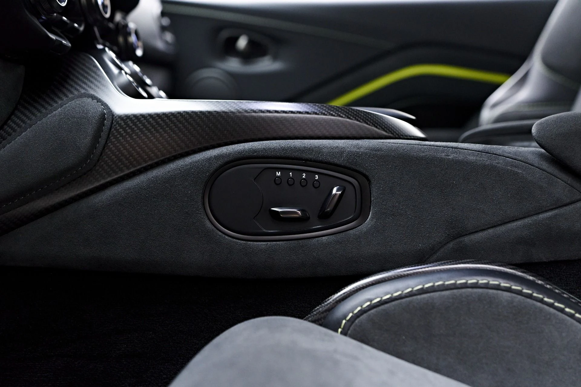 mph048_2588456005_Used_2023_Aston_Martin_Vantage_F1_Edition_1755655675_6fd4b4379a