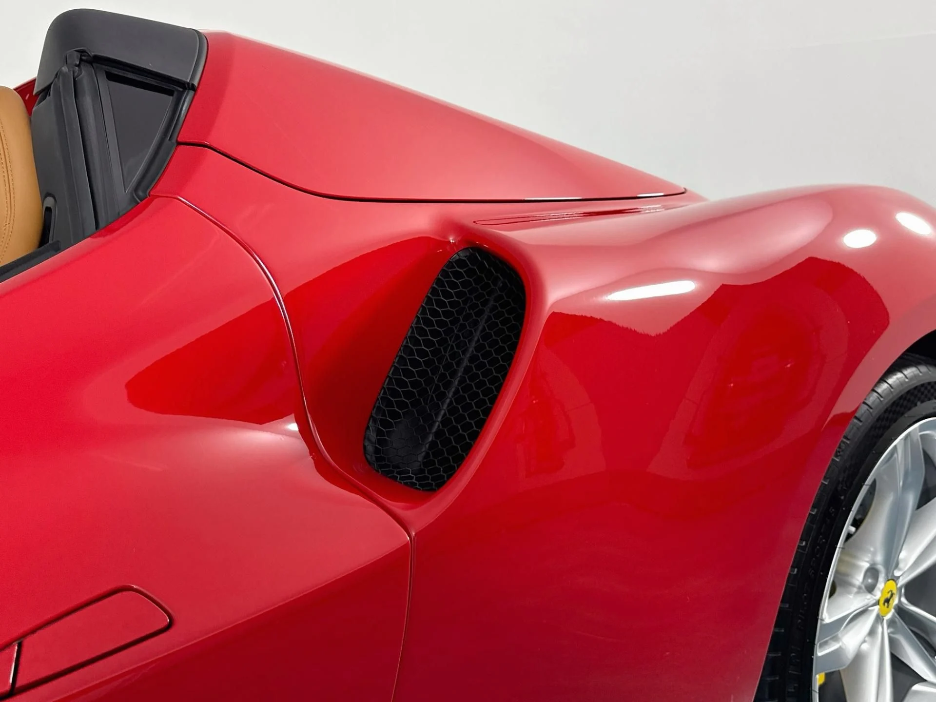 mph048_2592425391_Used_2024_Ferrari_296_GTS_1791318682_1924e1fefb