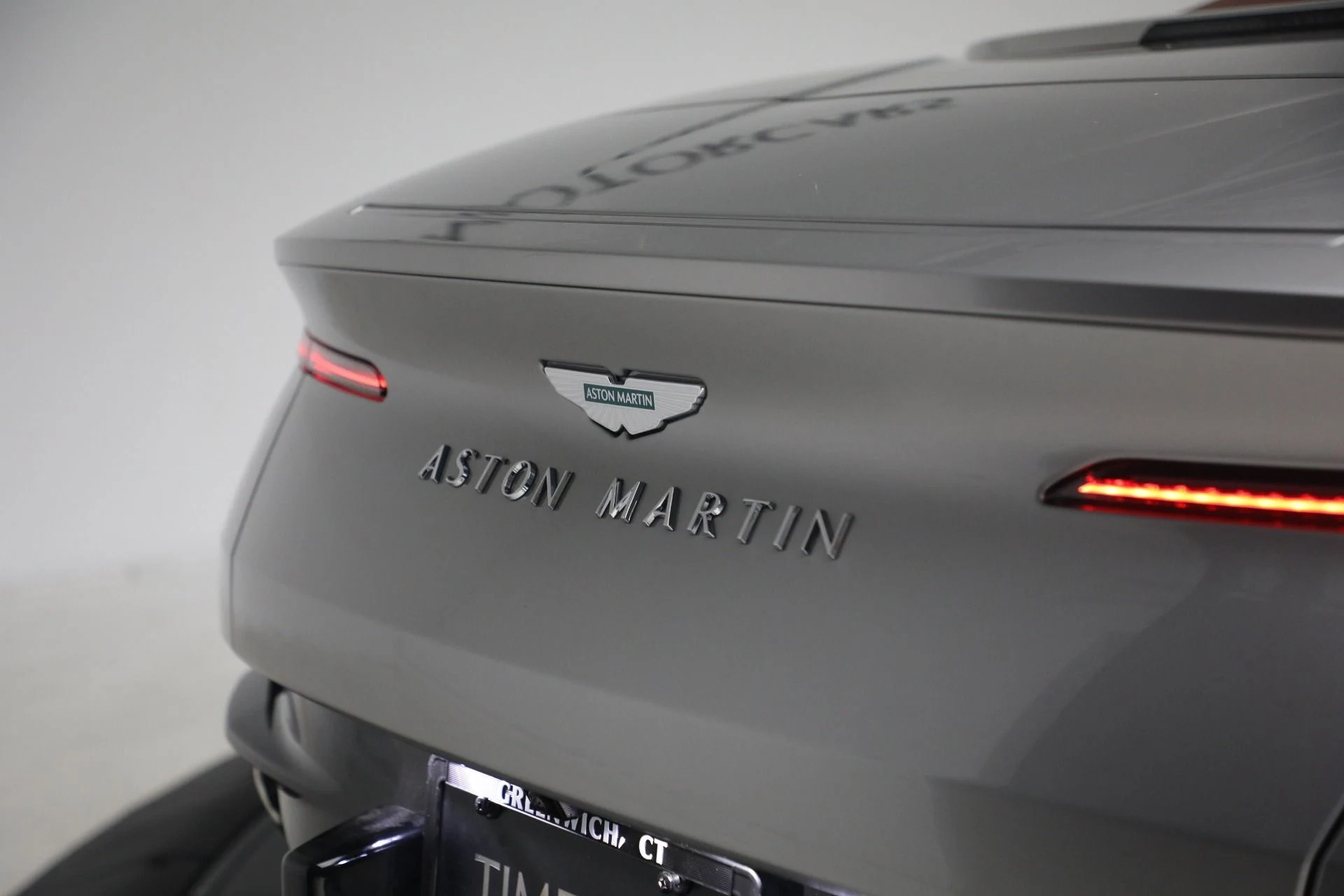 mph048_2598961982_Used_2024_Aston_Martin_DB_12_Volante_1792860584_e01298110c