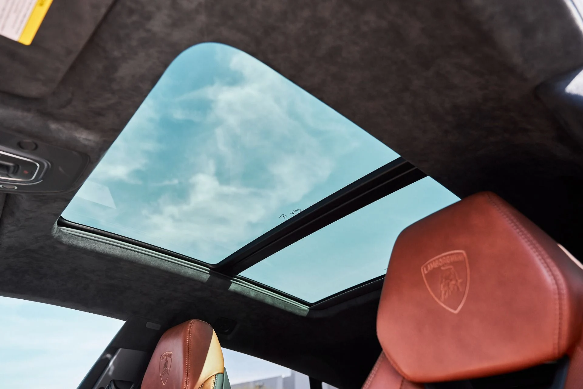 mph048_2616600159_Used_2023_Lamborghini_Urus_S_1771891314_3242abfdee