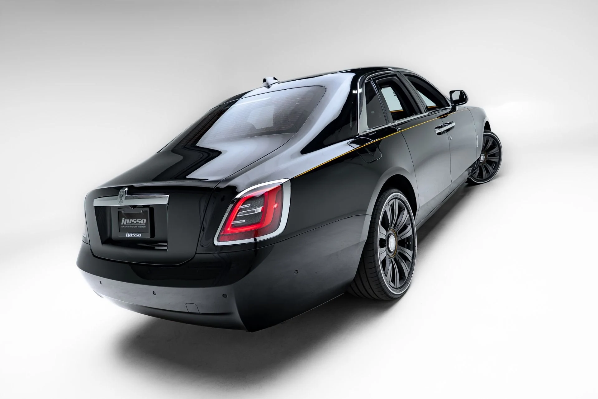 mph048_2617596707_Used_2022_Rolls_Royce_Ghost_1776983426_b60f112067