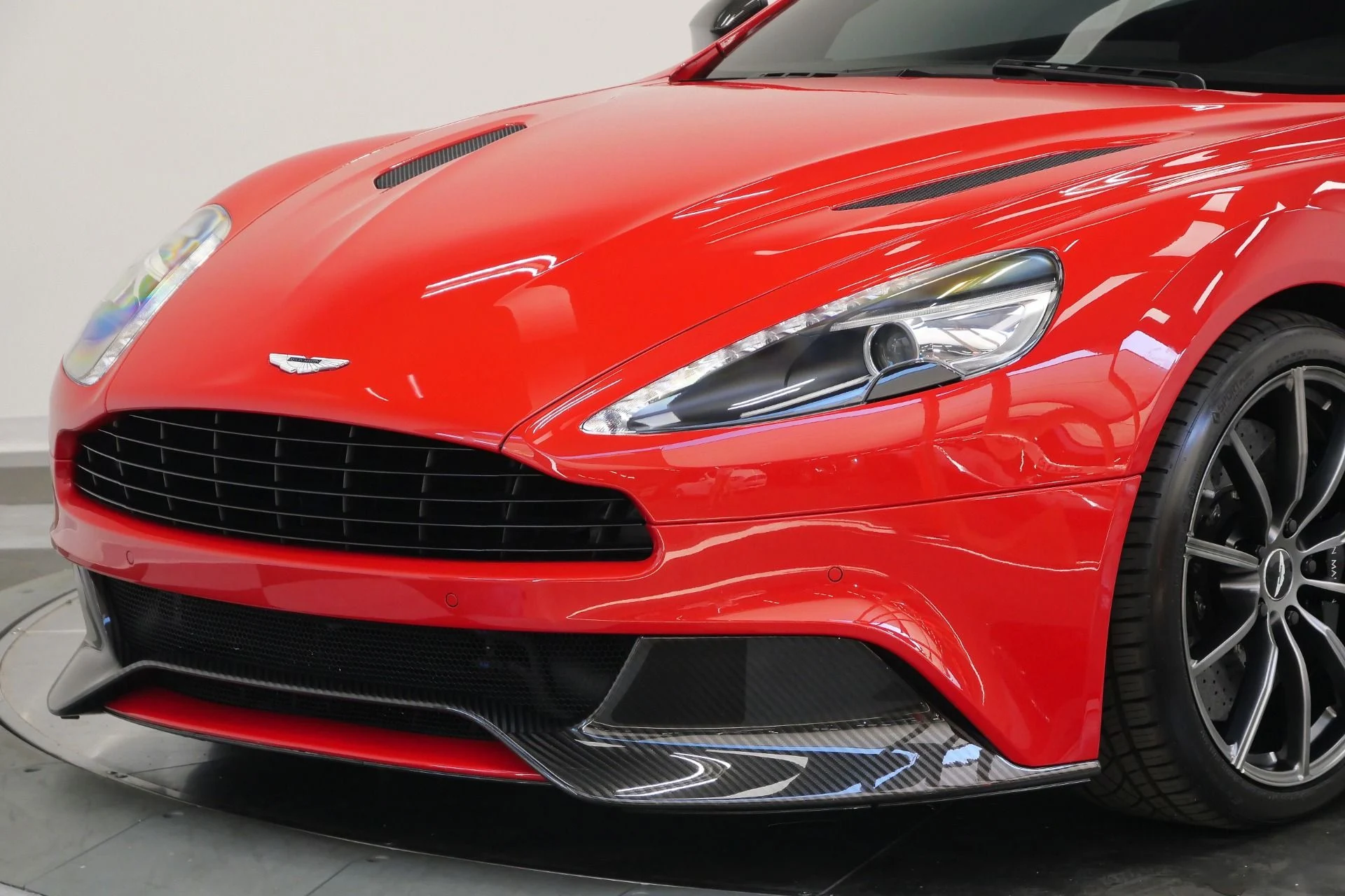 mph048_2633254701_Used_2014_Aston_Martin_Vanquish_AML_Color_V12_Power_Awesome_Sound_1781289634_bca65cd26d