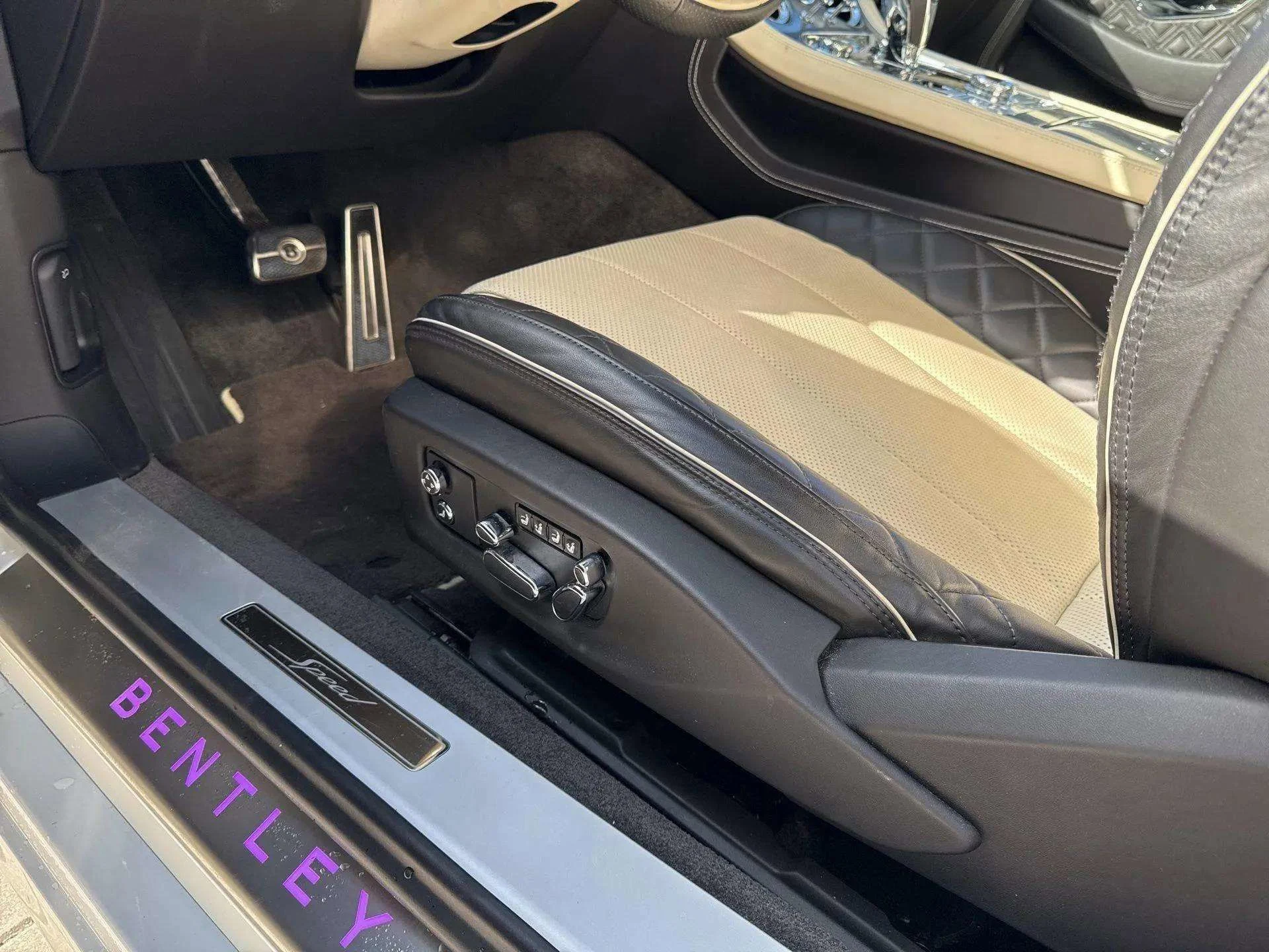 mph048_2636543664_c454a9c352ae4ef8804d669f7006819f_4424a438e8