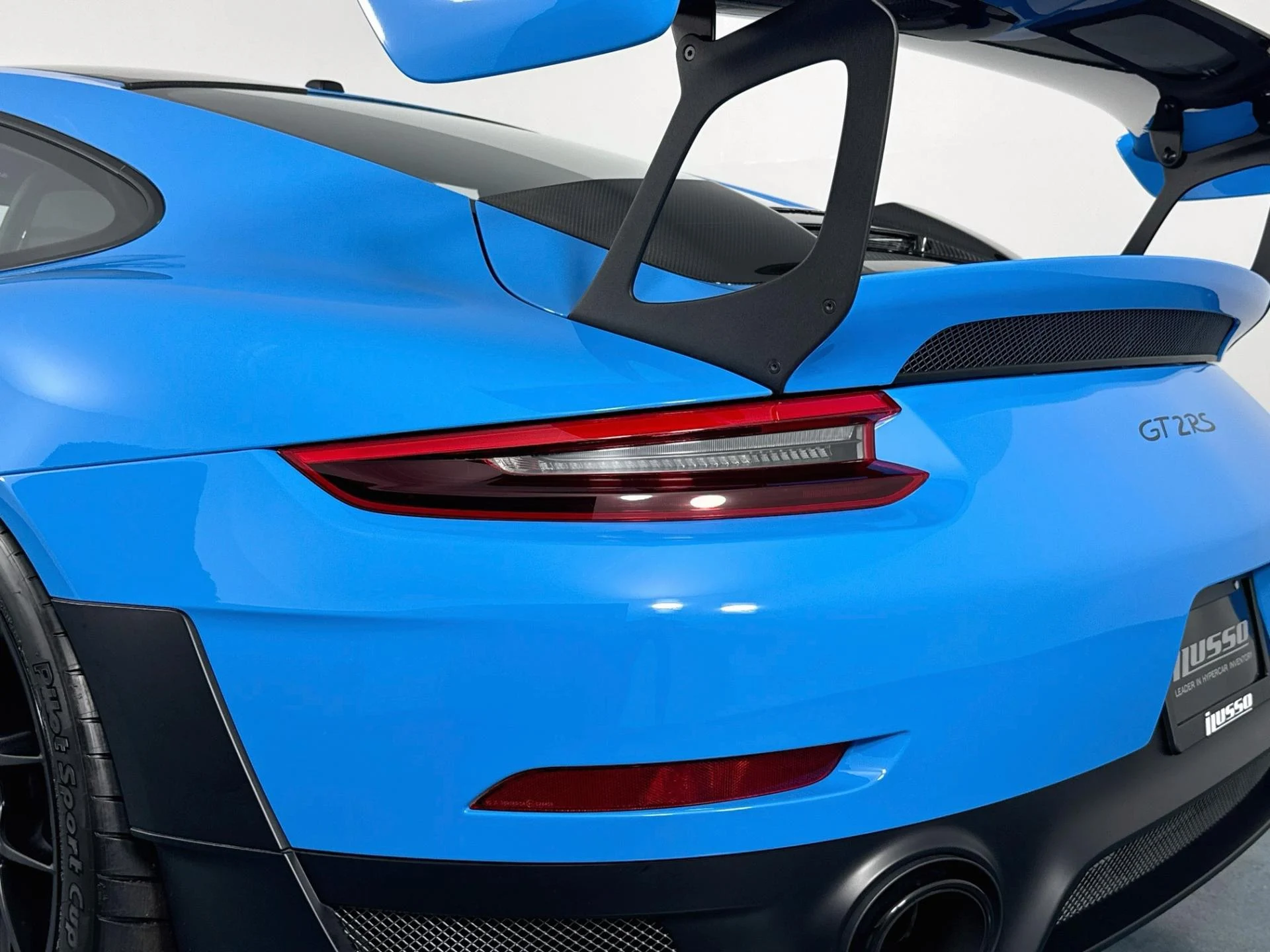mph048_2637730567_Used_2019_Porsche_911_GT_2_RS_1785958214_910b0963d6
