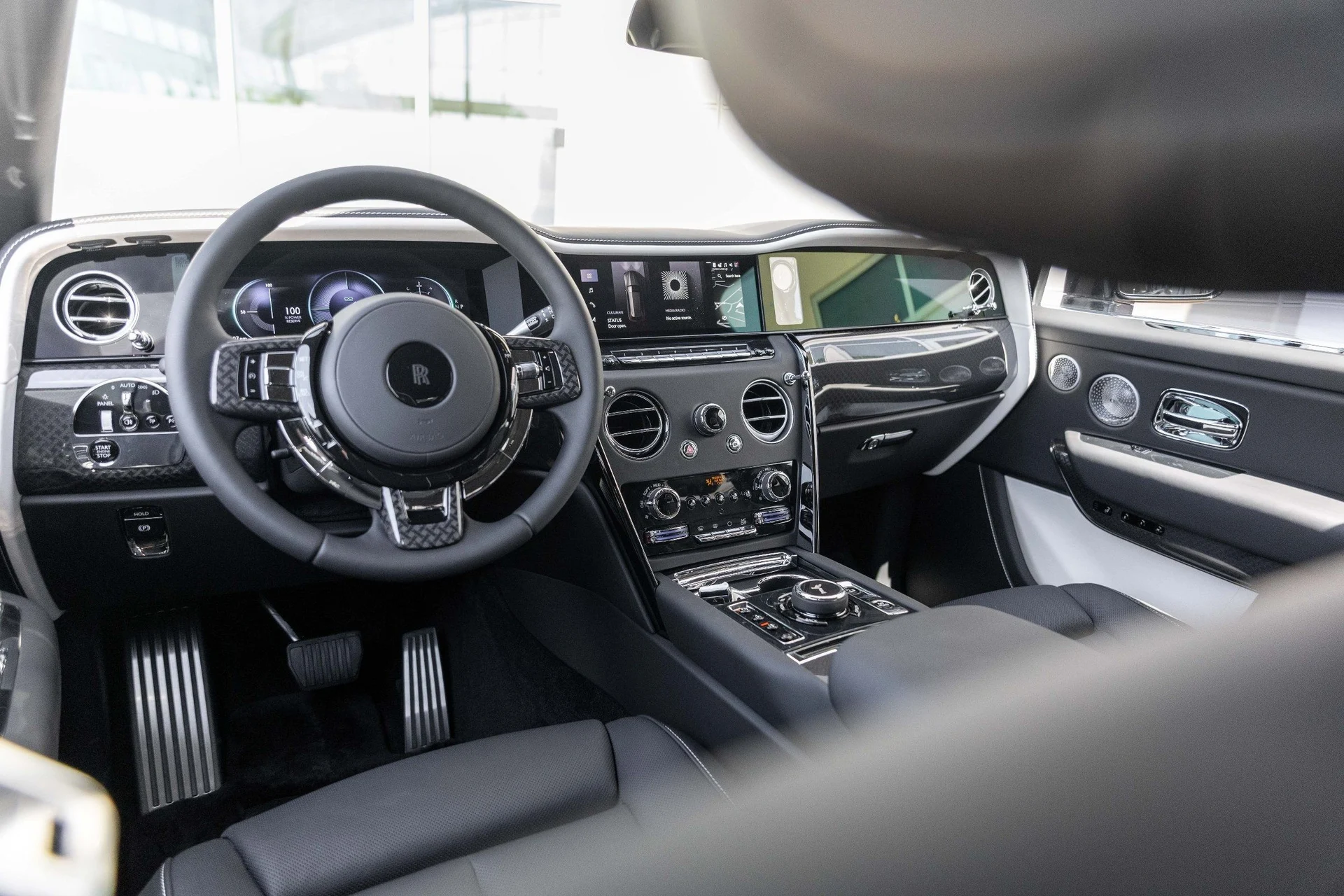 mph048_2656903133_Hi_Tech_Luxury_Imports_LLC_SLA_33_HA_07_VU_236993_image_48_8b8e3ba33c