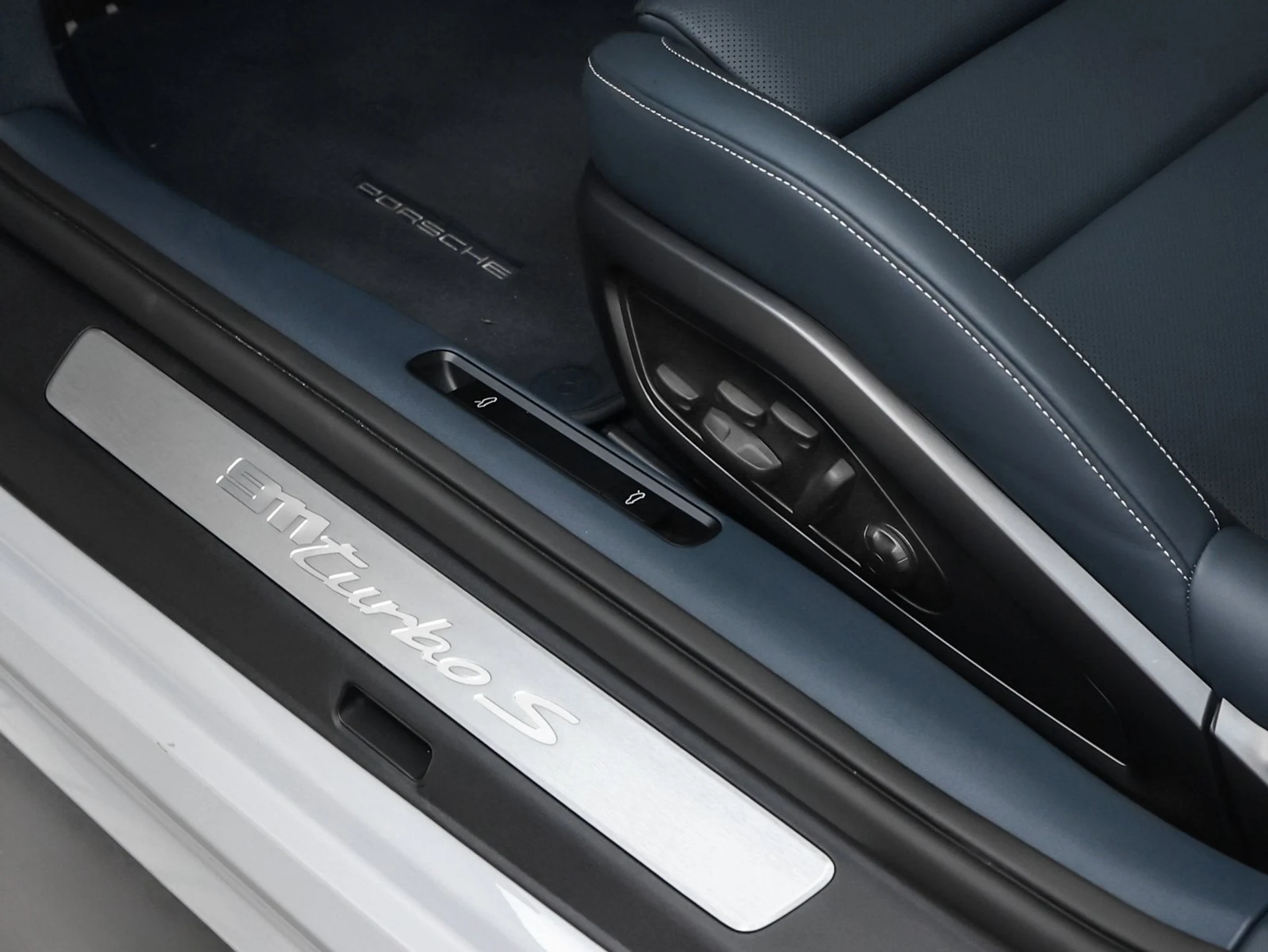 mph048_2663770540_49_b13c5b2737