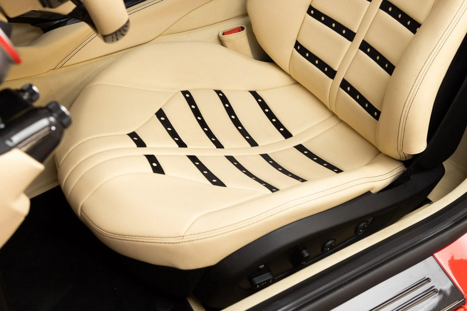 mph048_2666577256_Used_2018_Ferrari_812_Superfast_1777368517_b4e82f69ea